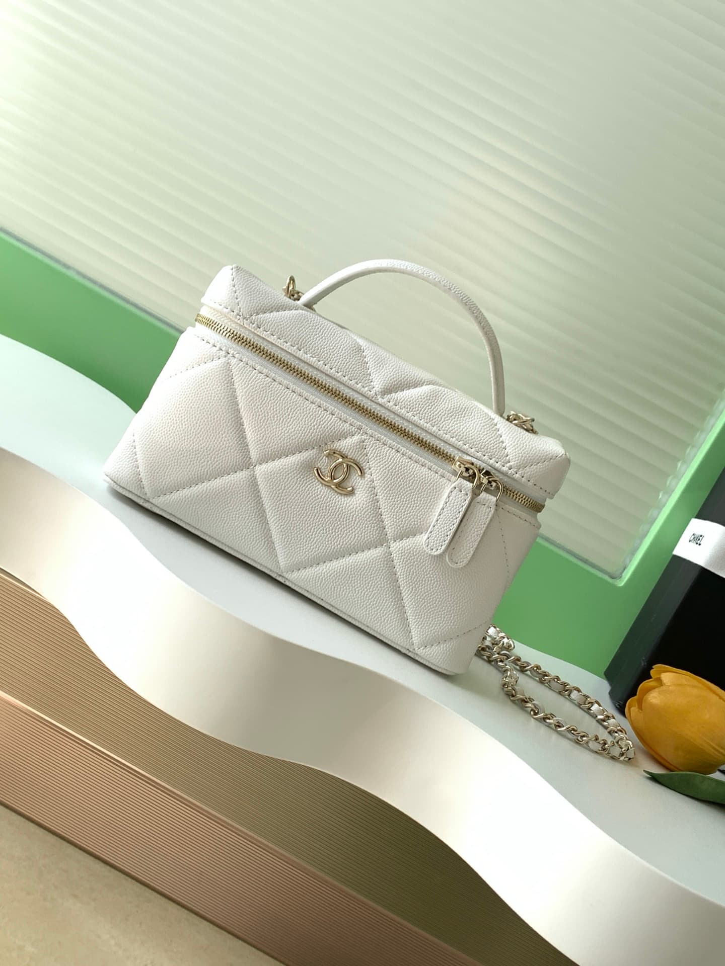 Chanel Vanity with Chain Grained Shiny Calfskin & Gold-Tone Metal White AP4936 A