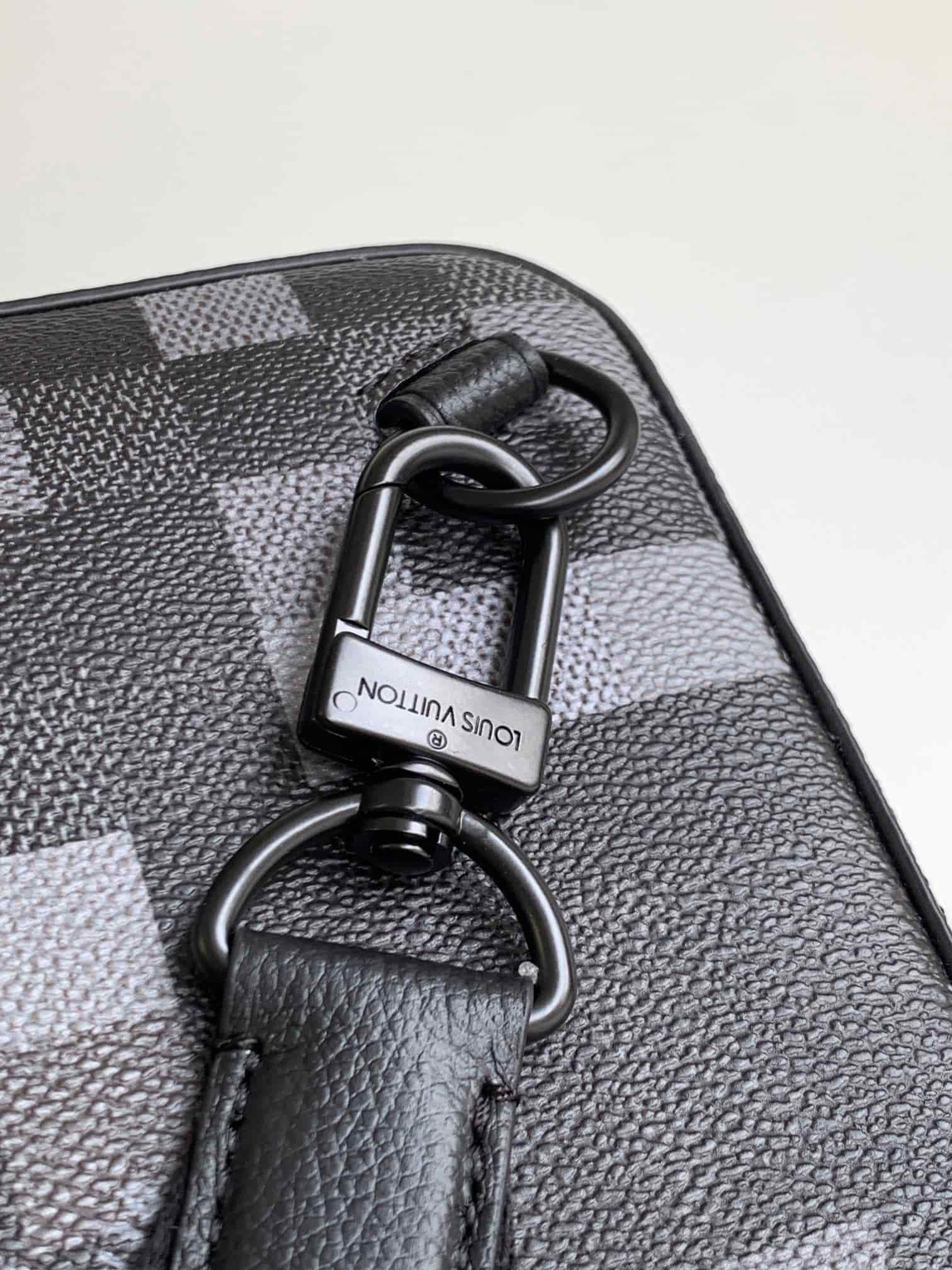 Louis Vuitton Avenue Slingbag Damoflage Black coated canvas M14953 High