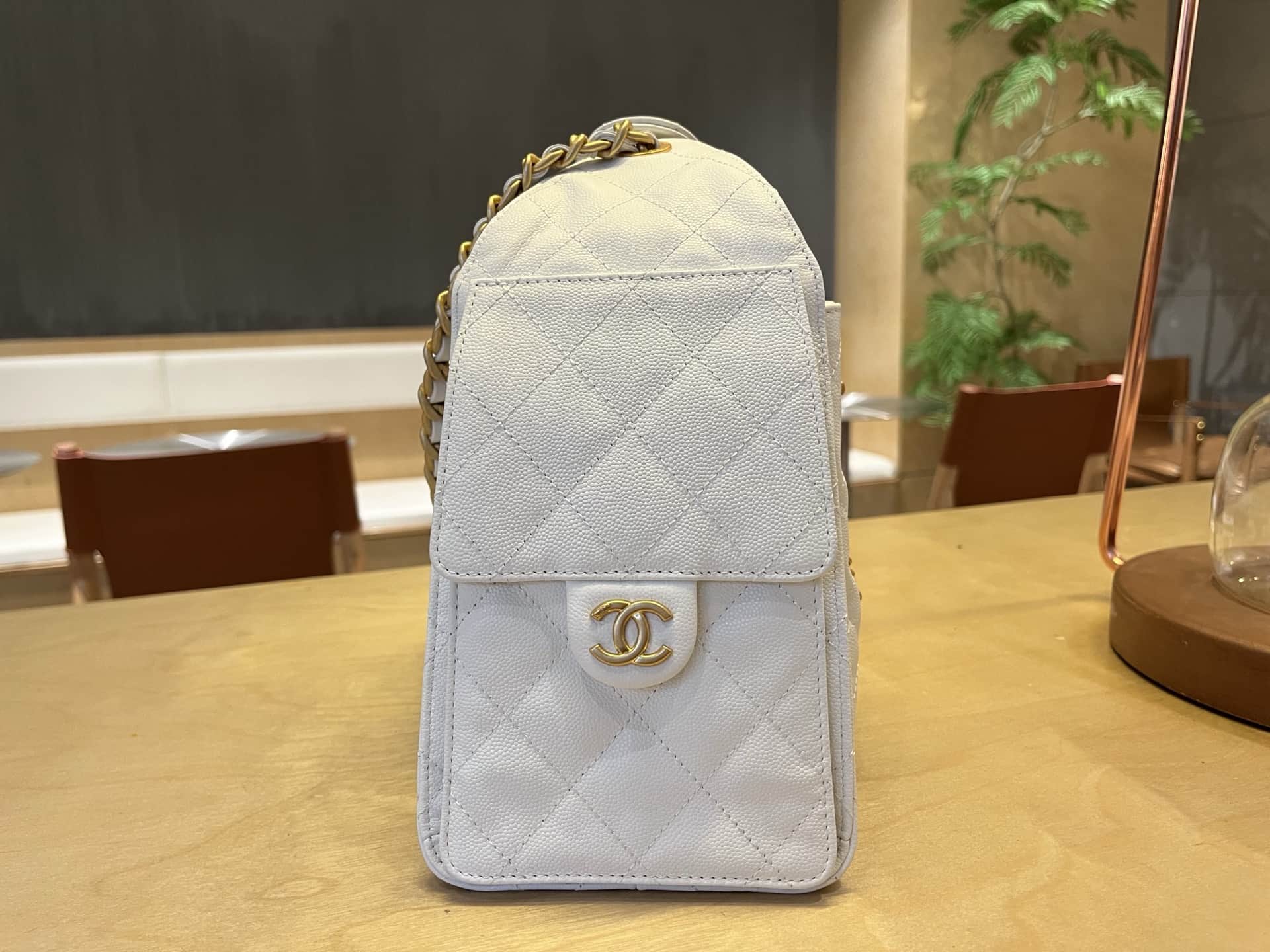 Chanel 25 Small Hobo handbag AS5293 Grained Calfskin & Gold-tone Metal White A