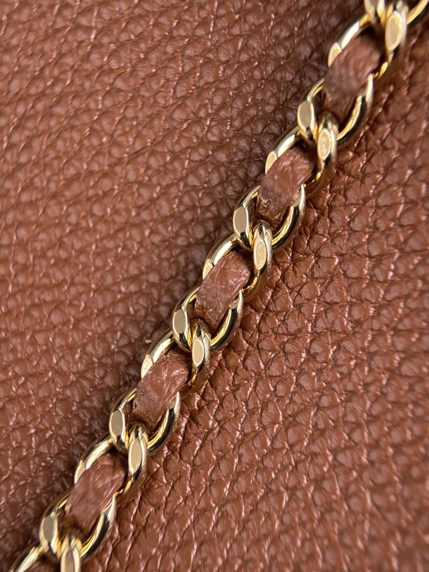 Chanel Vanity with chain Grained Calfskin & Gold-Tone Metal Caramel AS6473 A