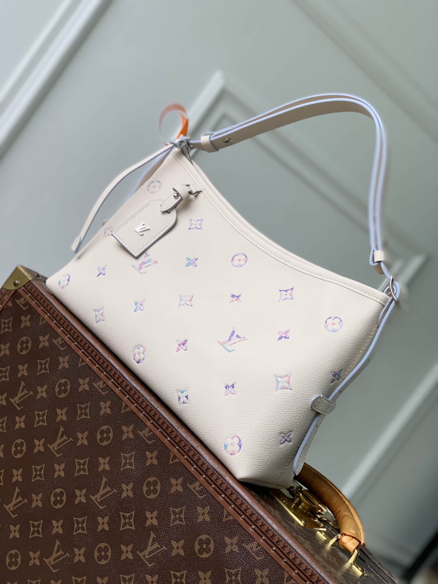 Louis Vuitton Carryall East-West Link Quartz Embossed cowhide leather M2A369 High