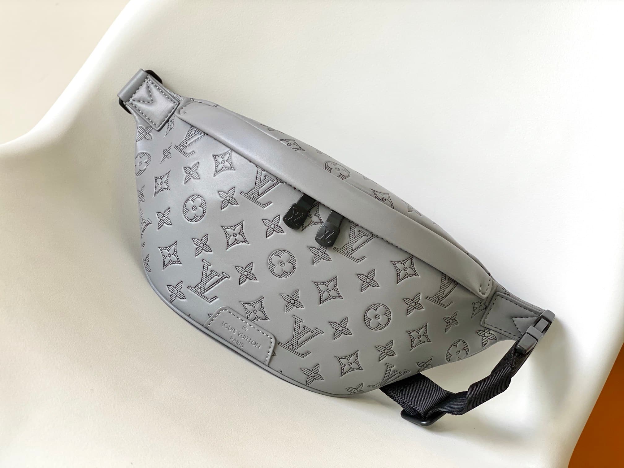 Louis Vuitton Discovery Bumbag PM Monogram Shadow calf leather M46108 High