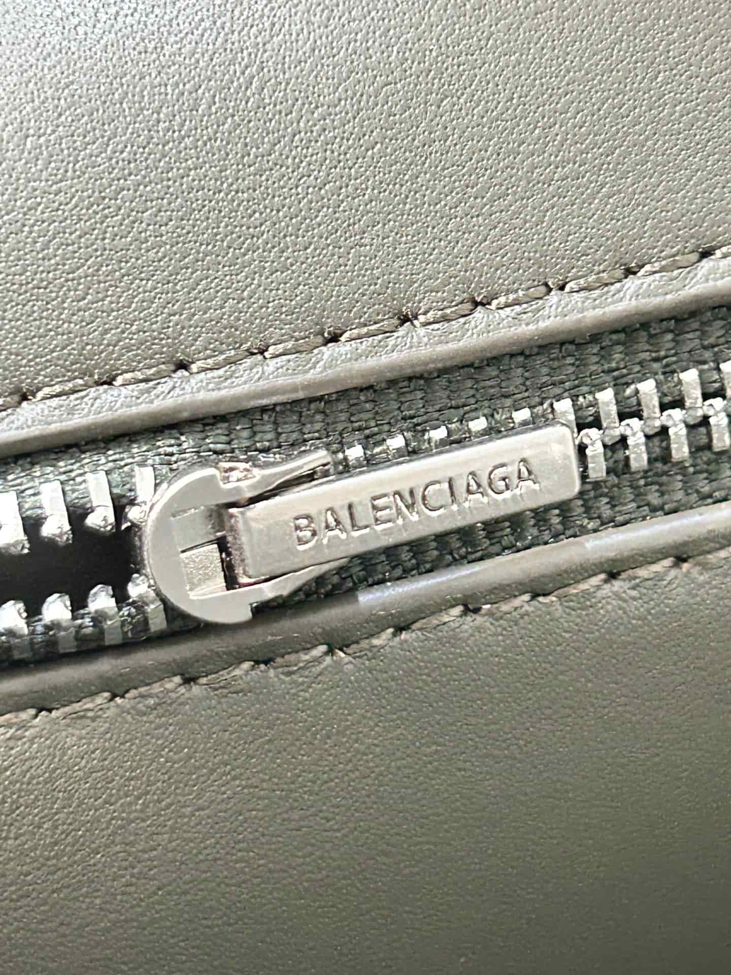 Balenciaga Rodeo Medium Bag in Khaki Leather With Sliver-Tone Metal TOP