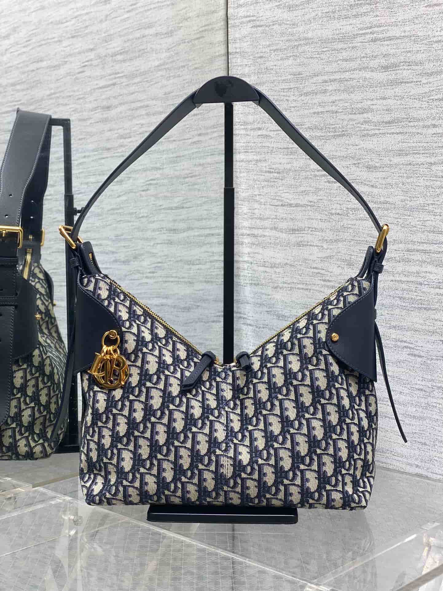 Medium Dior Voyage Bag Blue Dior Oblique Jacquard Canvas High