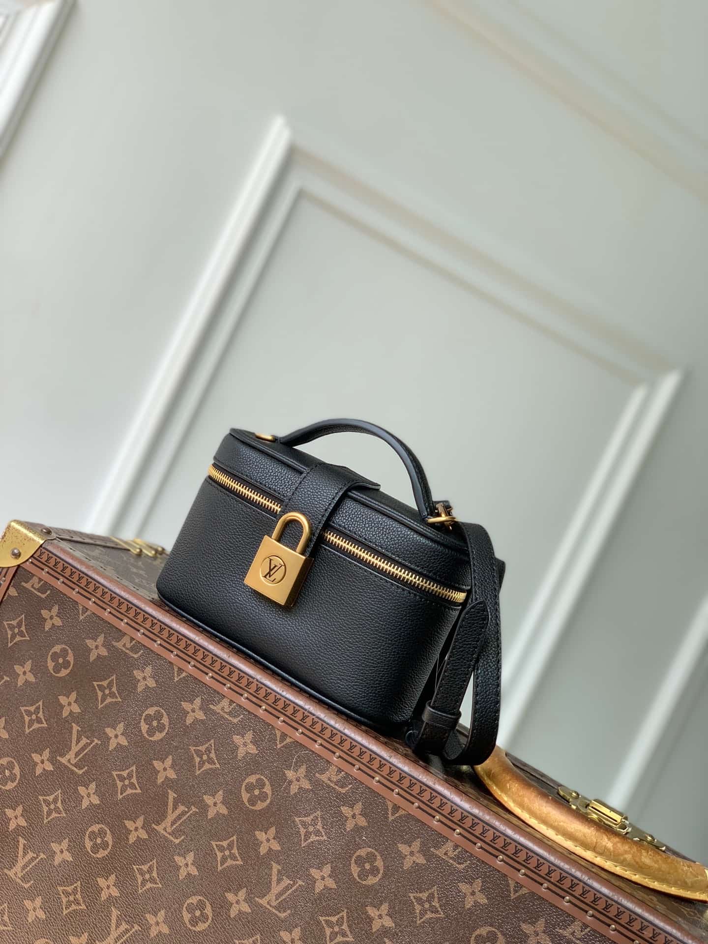Louis Vuitton Low Key Vanity Pouch Black Calfskin M27505 High