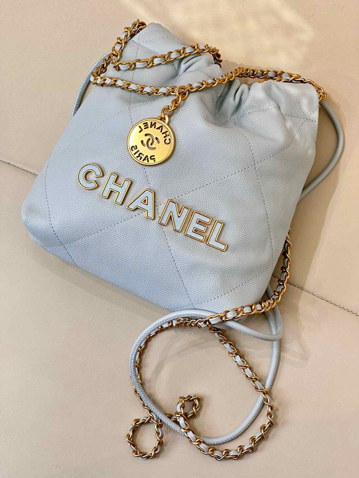 Chanel 22 MINI HANDBAG Shiny Calfskin Light Blue & Gold-Tone Metal AS3980 TOP