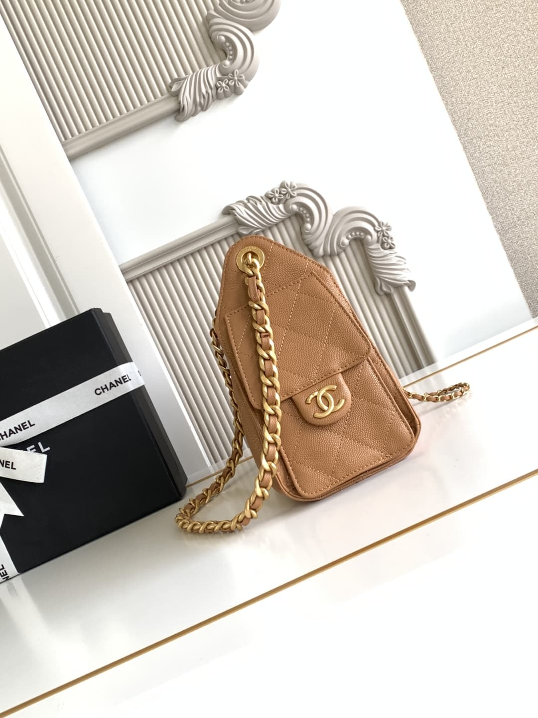 Chanel 25 Mini Hobo handbag AS5631 Grained calfskin & gold-tone metal Brown A