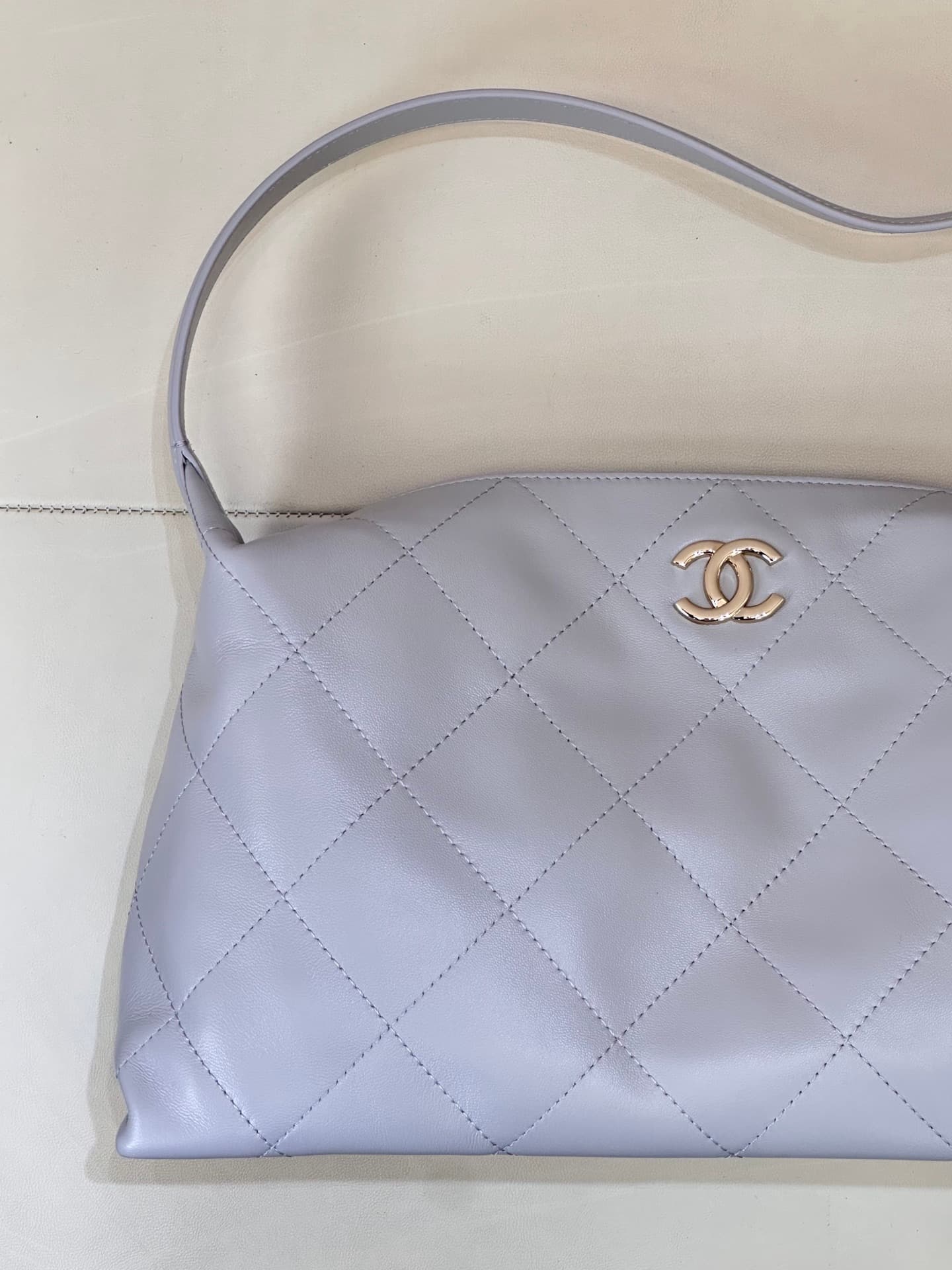 Chanel Maxi Hobo Bag Shiny Lambskin & Gold-Tone Metal AS6139 Light Blue TOP