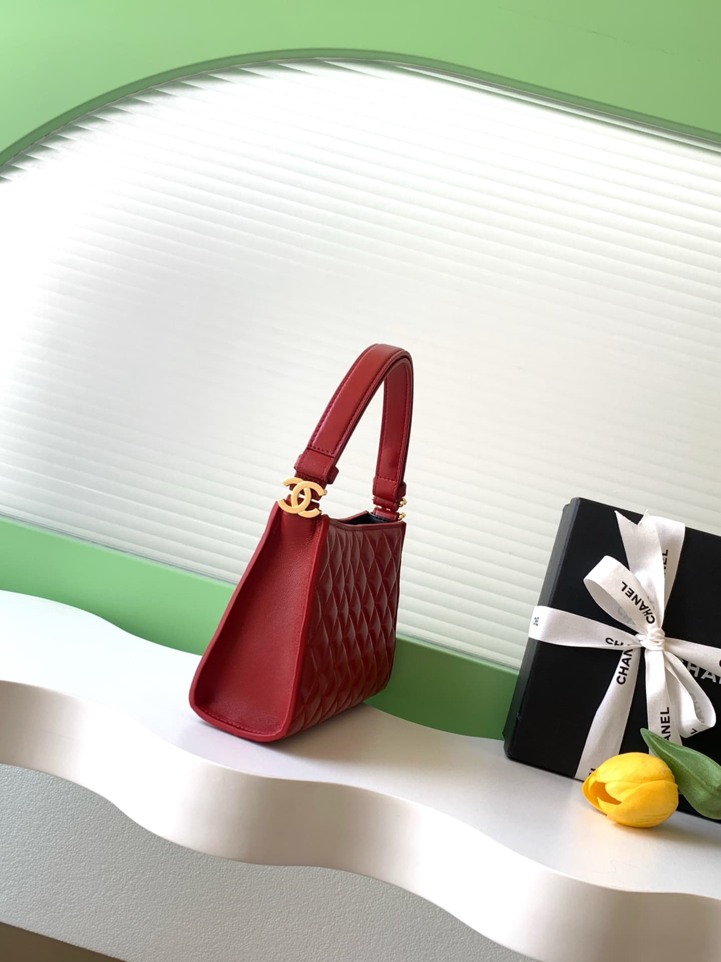 Chanel evening bag AS6045 lambskin & gold-tone metal red high