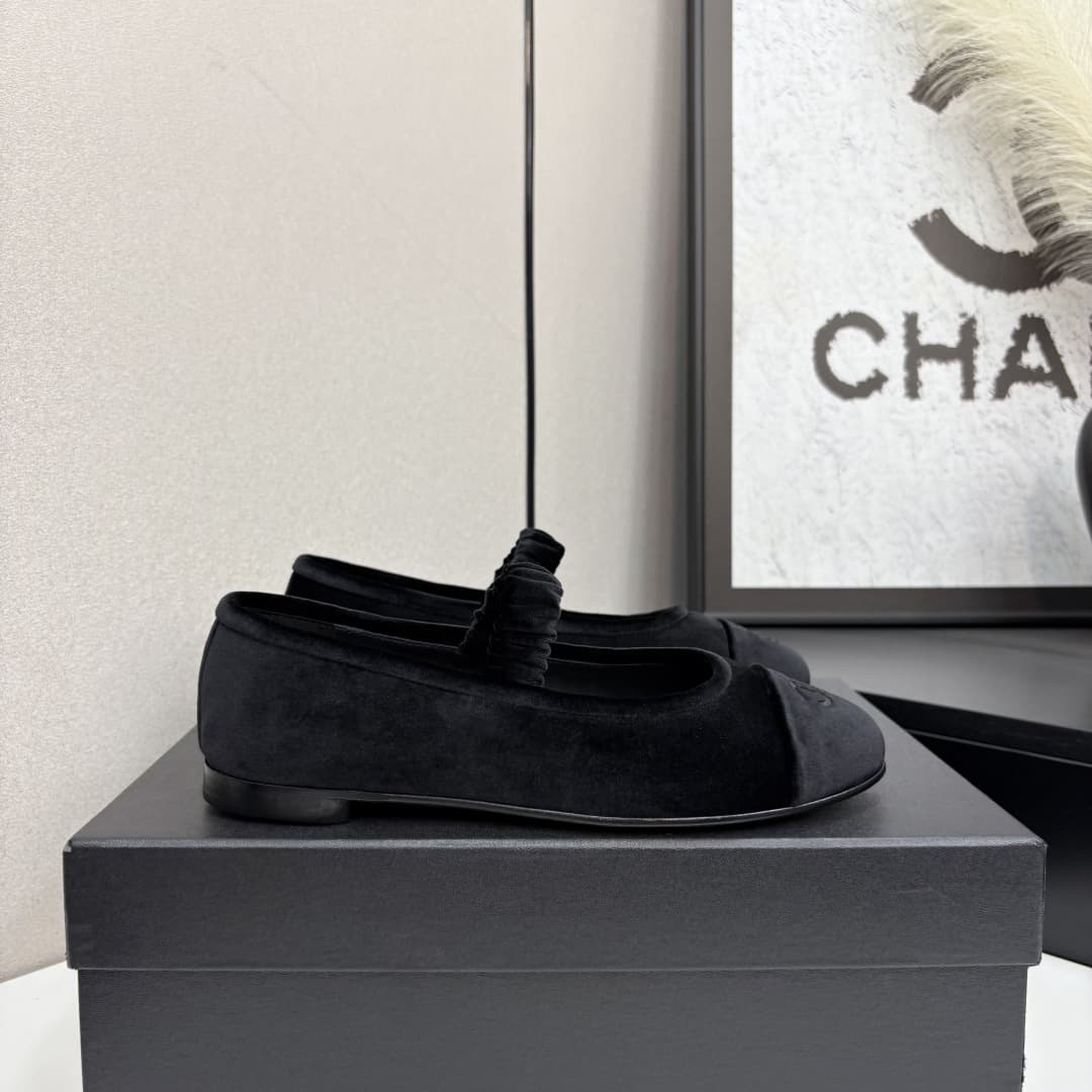 Chanel Lambskin Grosgrain Cap Toe CC Ballerina Flats Shoes Women
