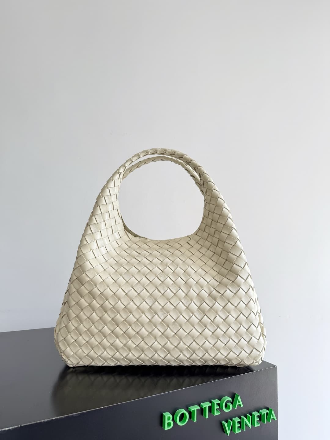 Bottega Veneta Large Campana shoulder bag in Intrecciato leather White TOP