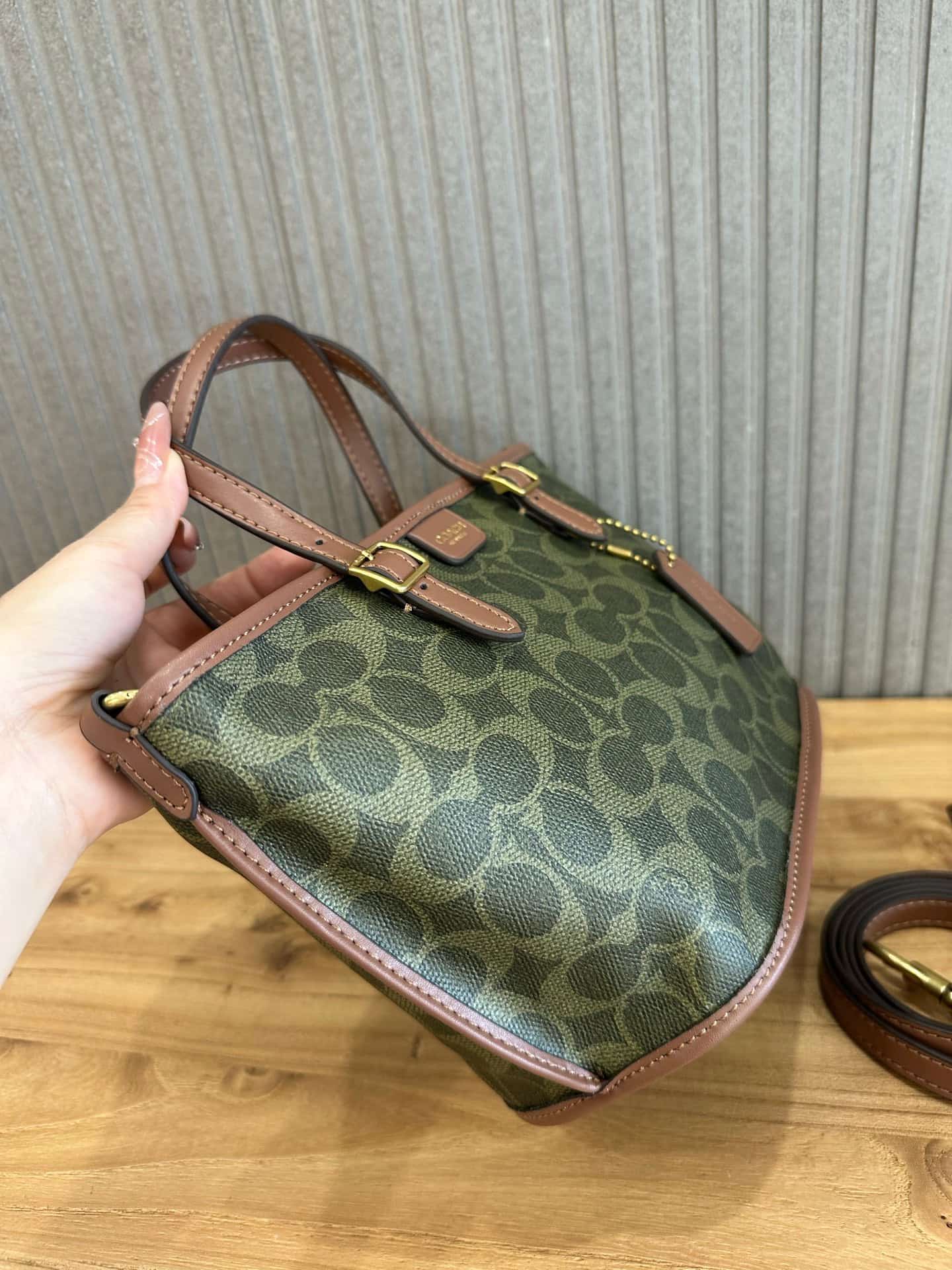 Coach Taxi Tote Bag 21 in Signature Canvas High