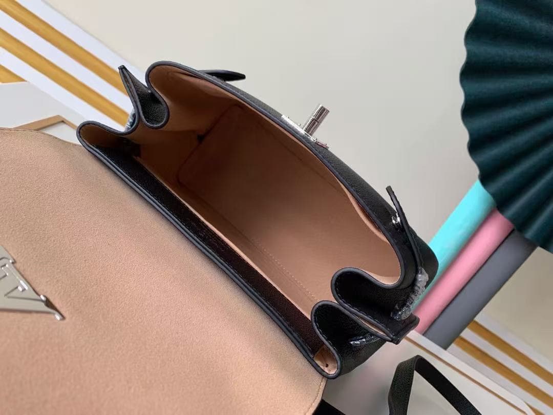 Louis Vuitton LOCKME EVER BB Black High
