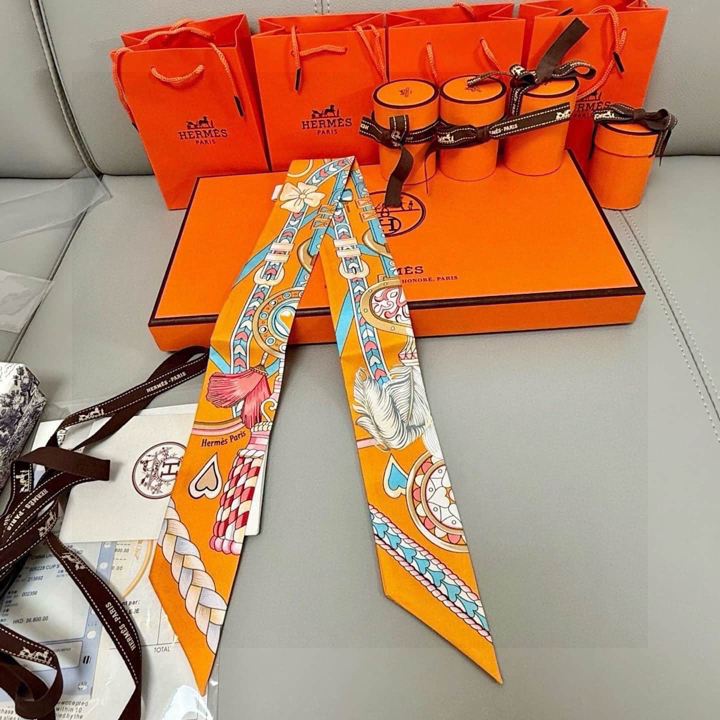 Hermes Harnais de Coeur silk twilly scarf