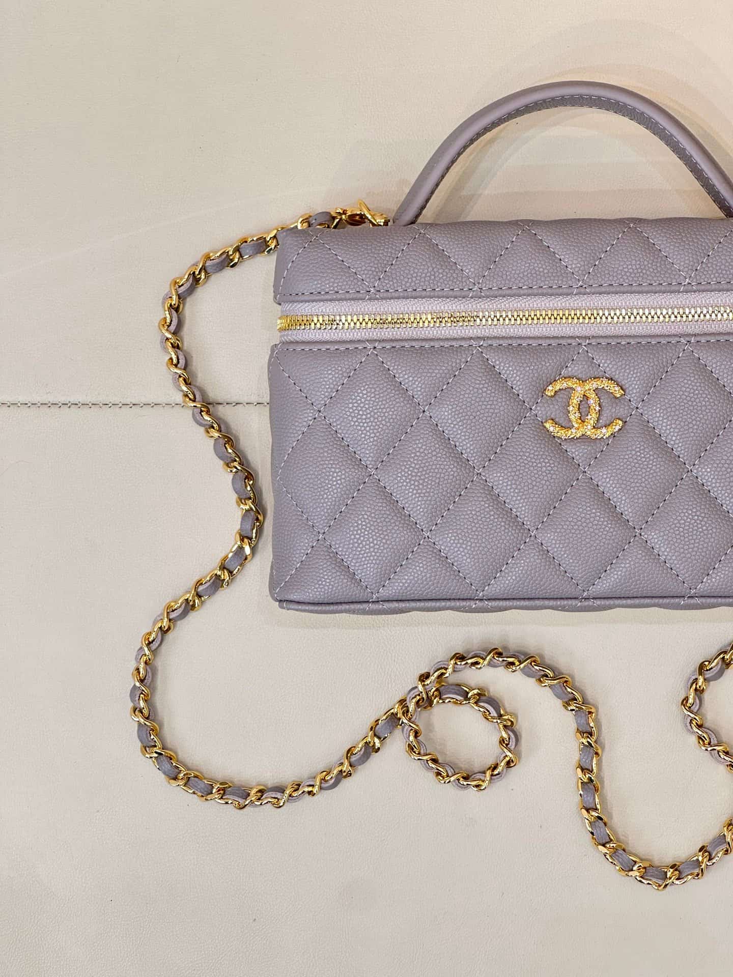 Chanel Classic Vanity With Chain Grained Shiny Calfskin & Gold-Tone Metal Grey AP5090 TOP