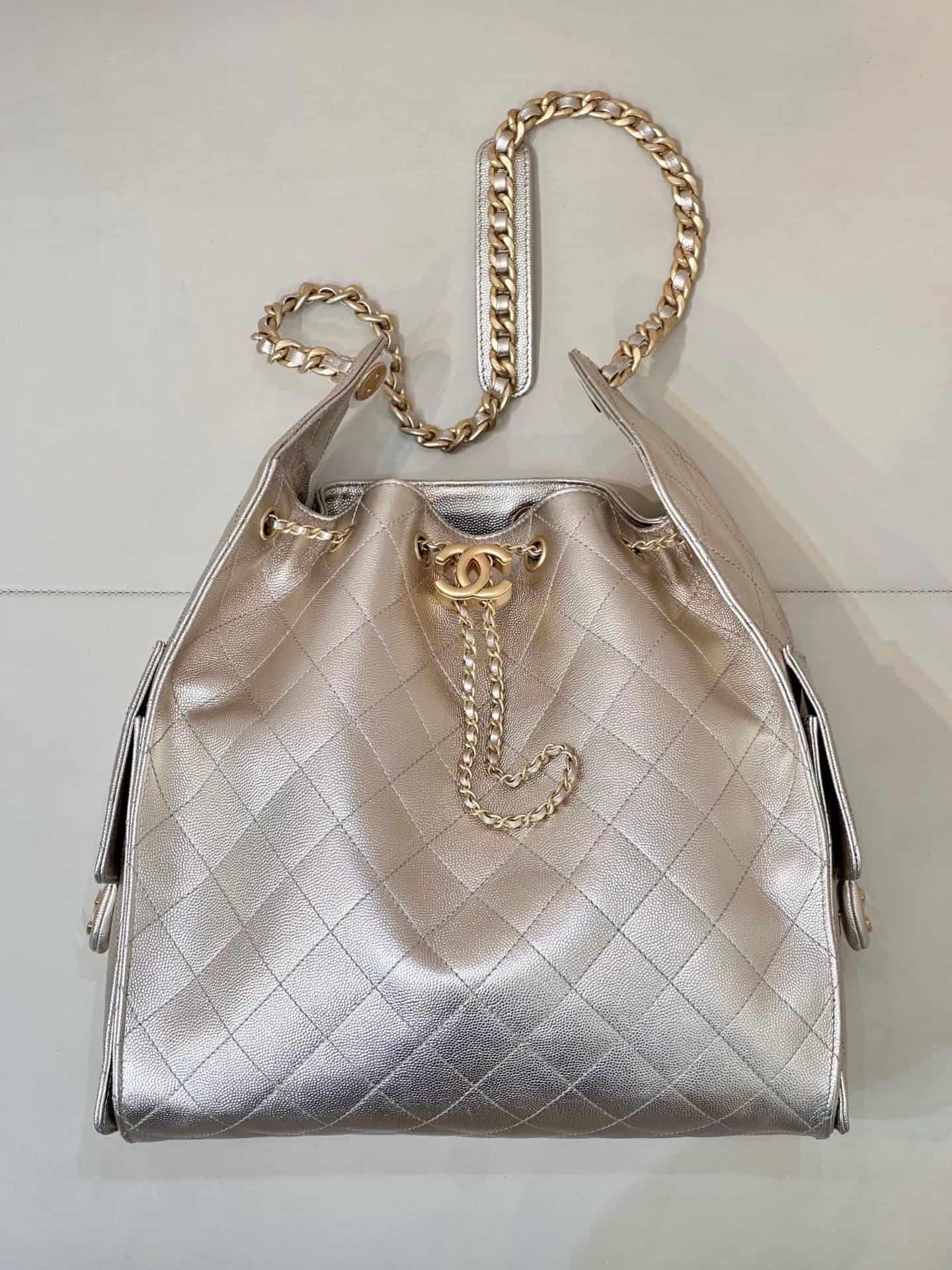 Chanel 25 Medium Hobo handbag AS5311 Grained Calfskin & Gold-tone Metal champagne TOP