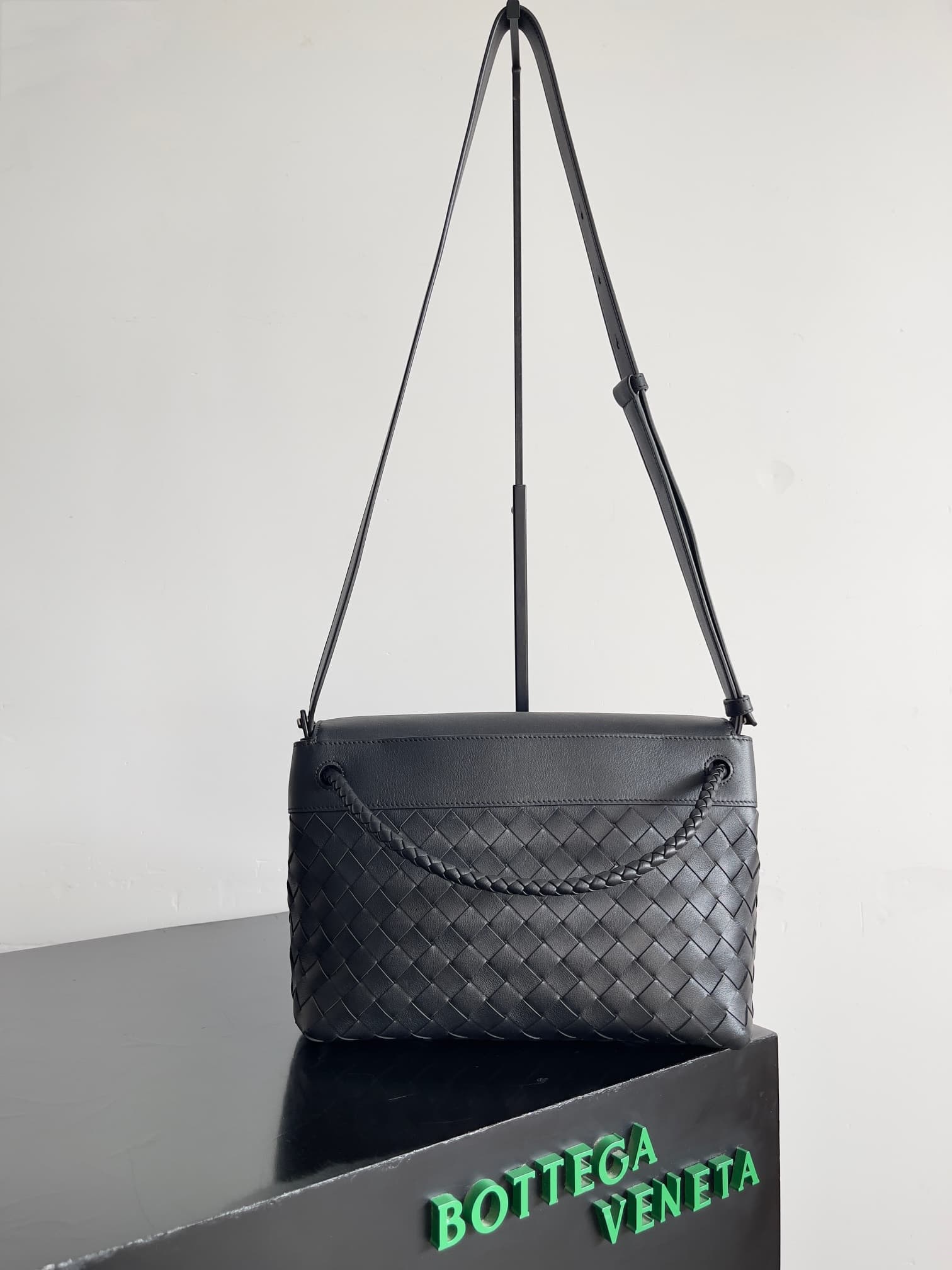 Small Andiamo Messenger Top