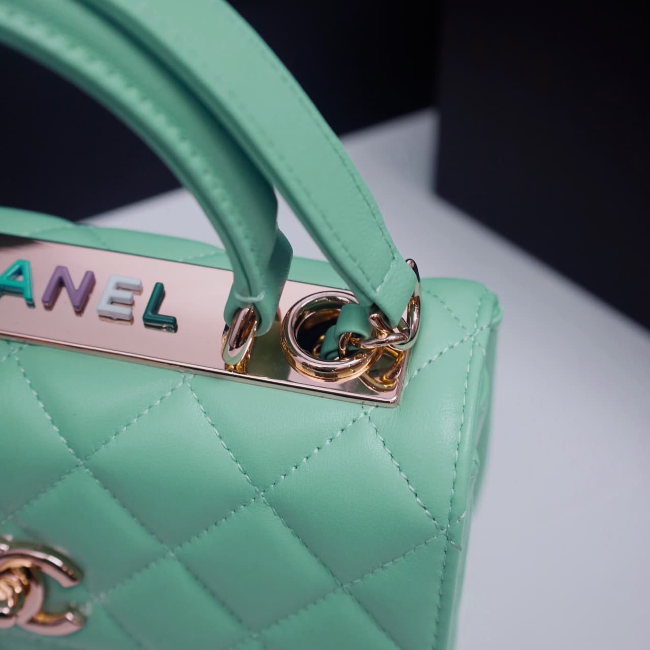 Chanel MINI FLAP BAG WITH TOP HANDLE AS4654 Lambskin &Gold-Tone Metal Green A