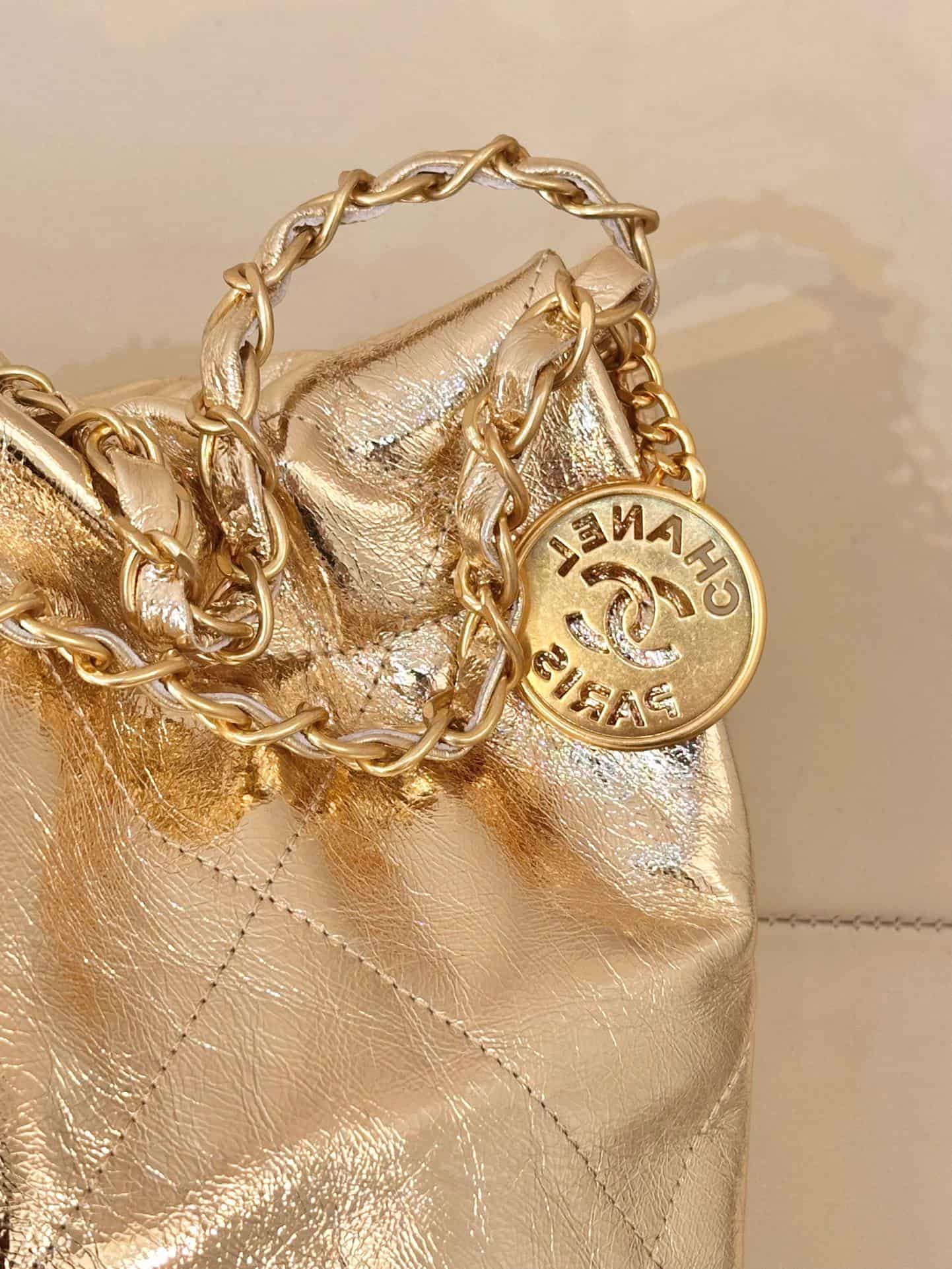 Chanel 22 Small handbag Metallic Calfskin & gold-tone metal AS3260 Champagne TOP