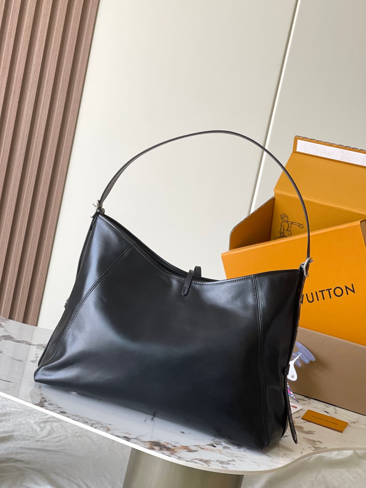 Louis Vuitton x Murakami CarryAll Vibe MM Lambskin M13105 Top