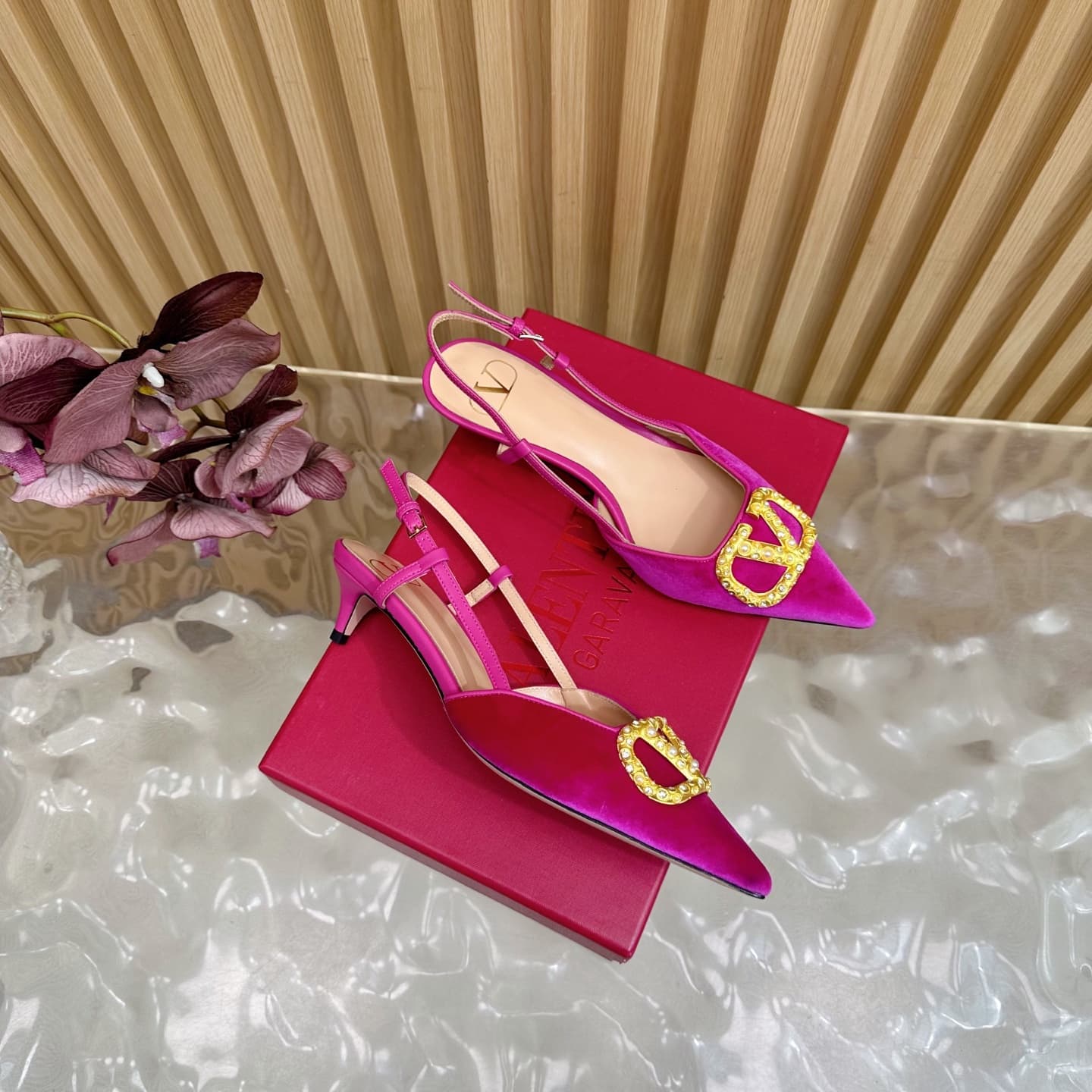 Valentino Vlogo Signature Slingback Pump Shoes 4 cm