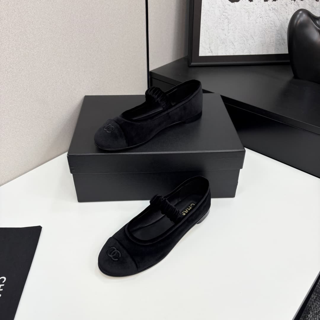 Chanel Lambskin Grosgrain Cap Toe CC Ballerina Flats Shoes Women