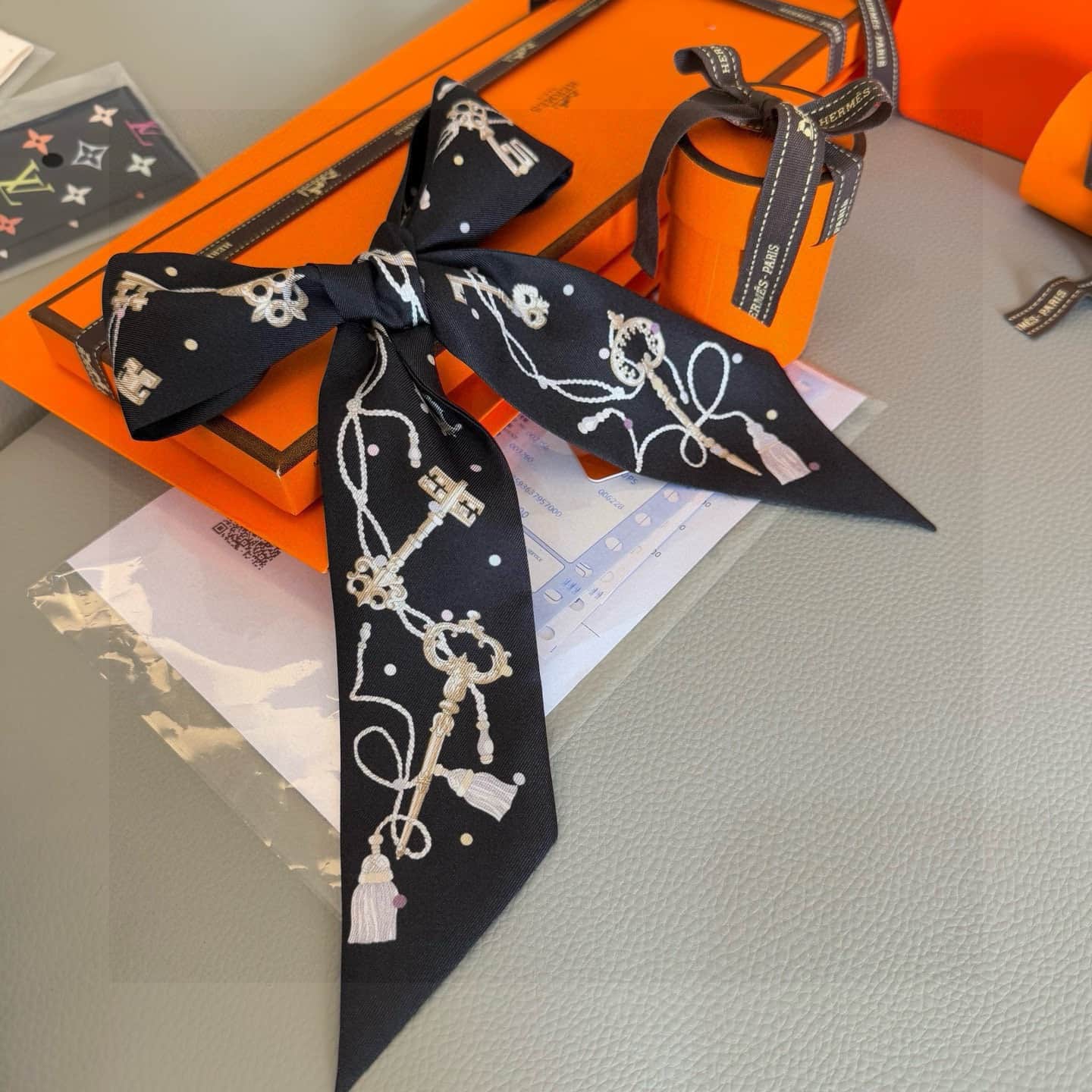 Hermes Les Cles A Pois Twilly silk scarf