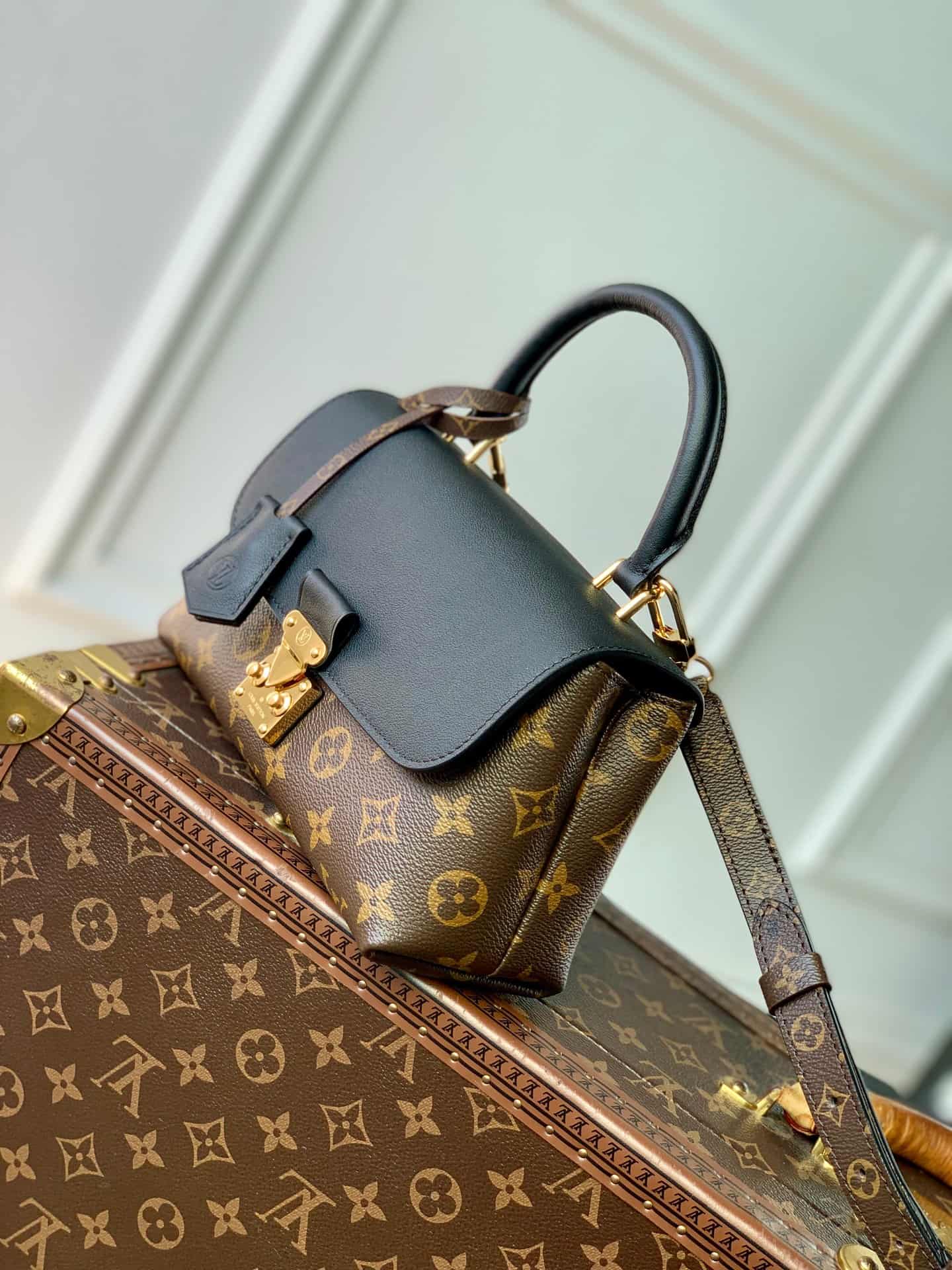 Louis Vuitton Madeleine BB Monogram M27511 High