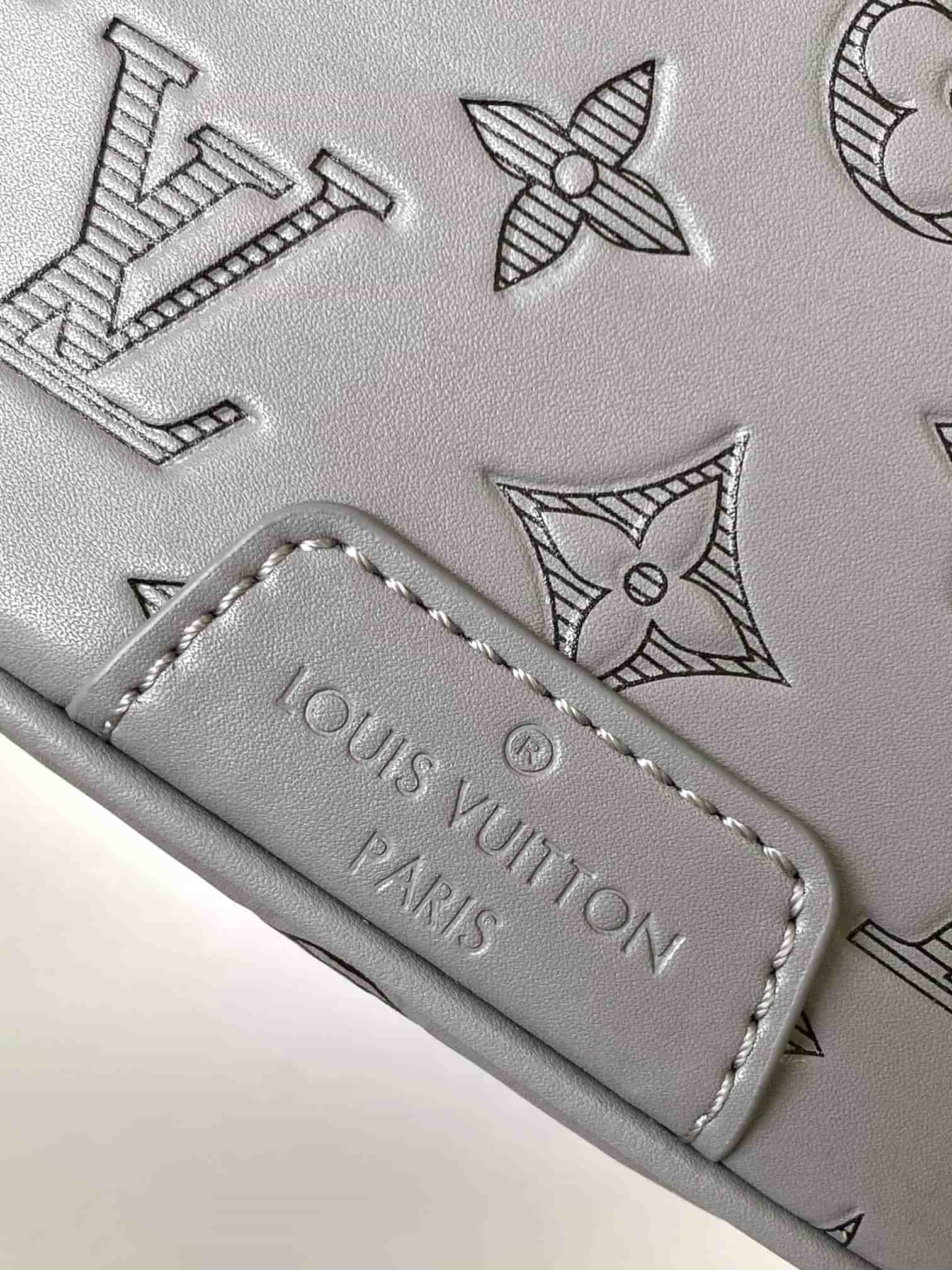 Louis Vuitton Discovery Bumbag PM Monogram Shadow calf leather M46108 High