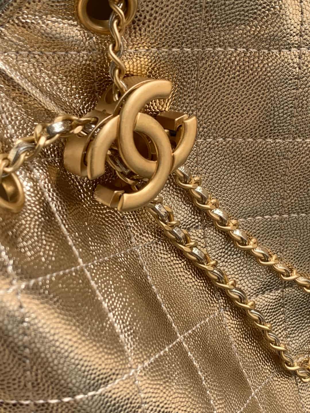 Chanel 25 Medium Hobo Medium handbag AS5311 Grained Calfskin & Gold-tone Metal Gold A