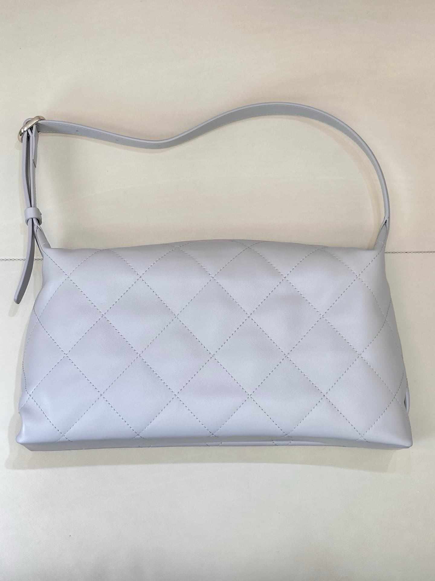 Chanel Maxi Hobo Bag Shiny Lambskin & Gold-Tone Metal AS6139 Light Blue TOP