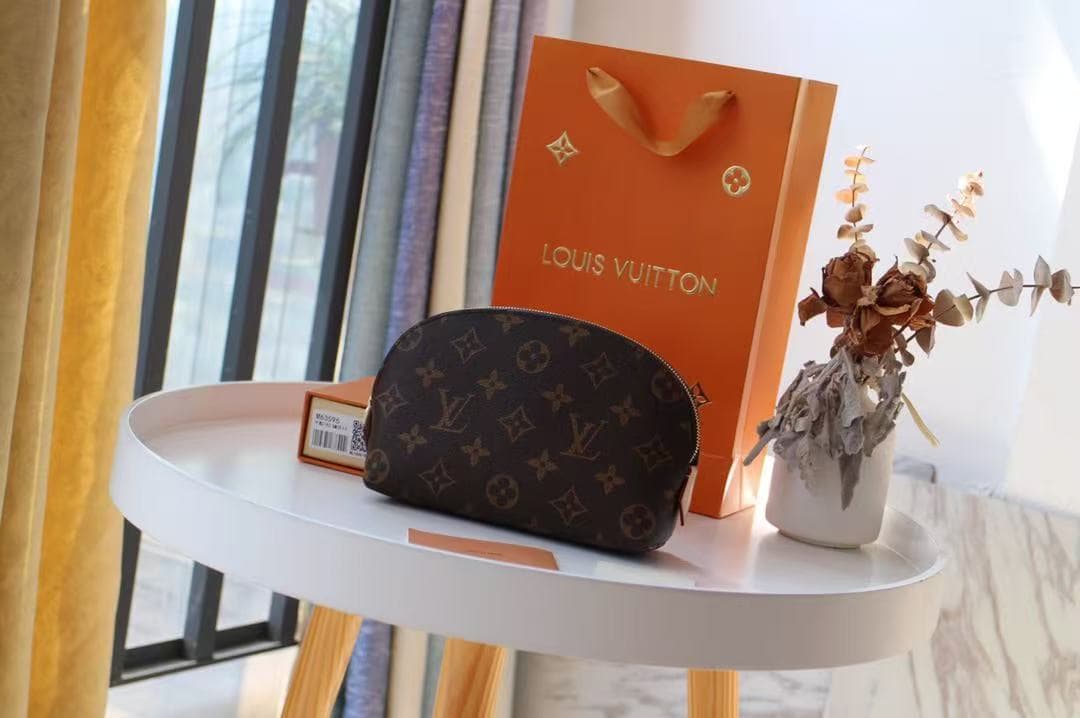 Louis Vuitton COSMETIC POUCH PM Monogram M47515 High