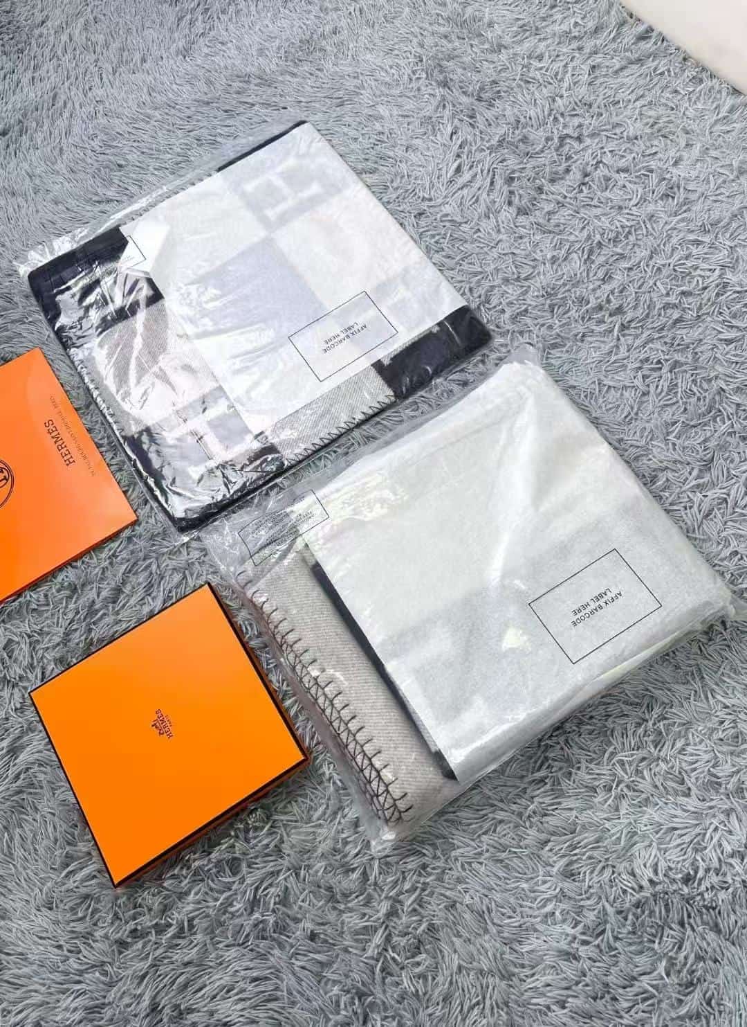 Hermes Avalon throw blanket