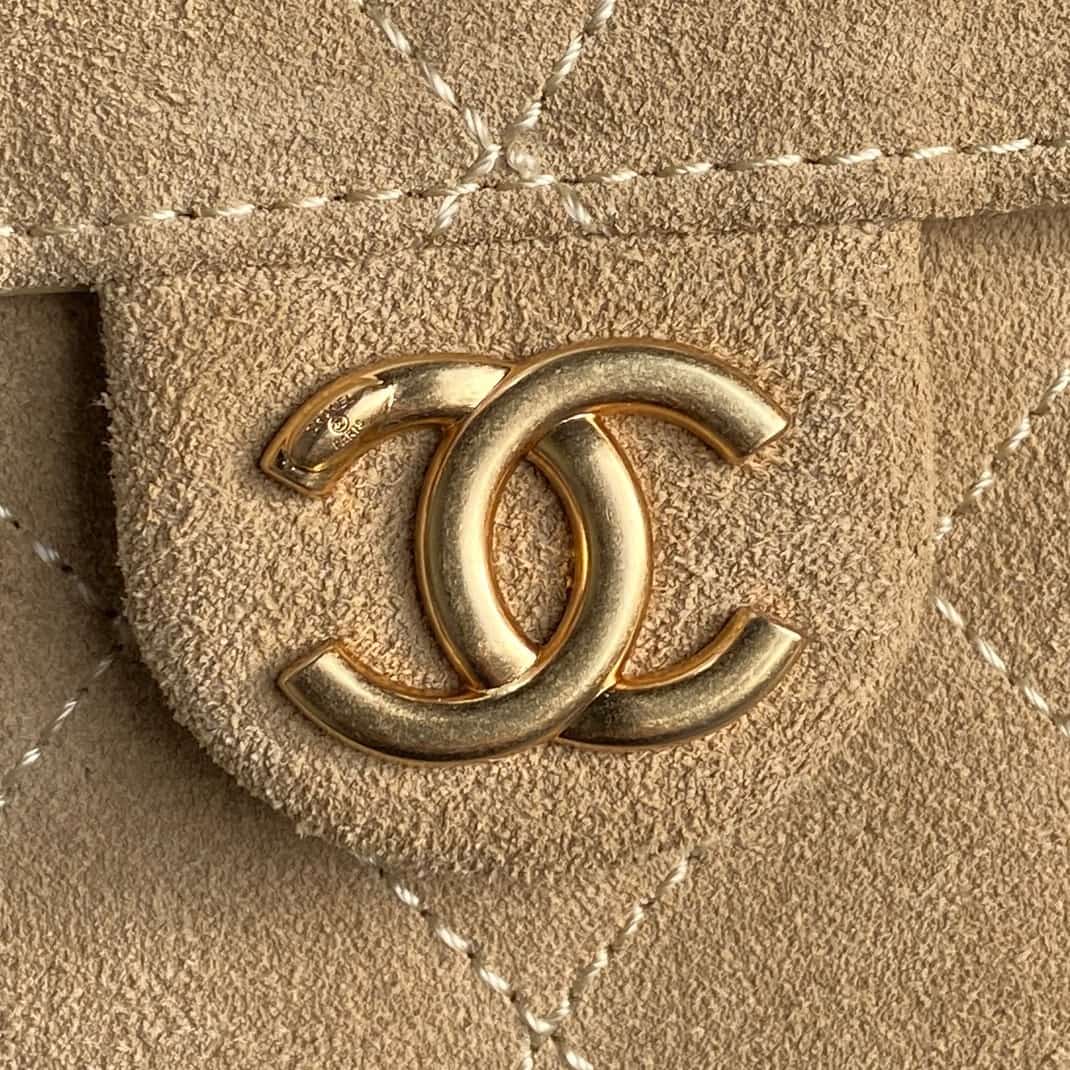Chanel 25 Small Hobo handbag AS5293 Suede & gold-tone metal Camel A