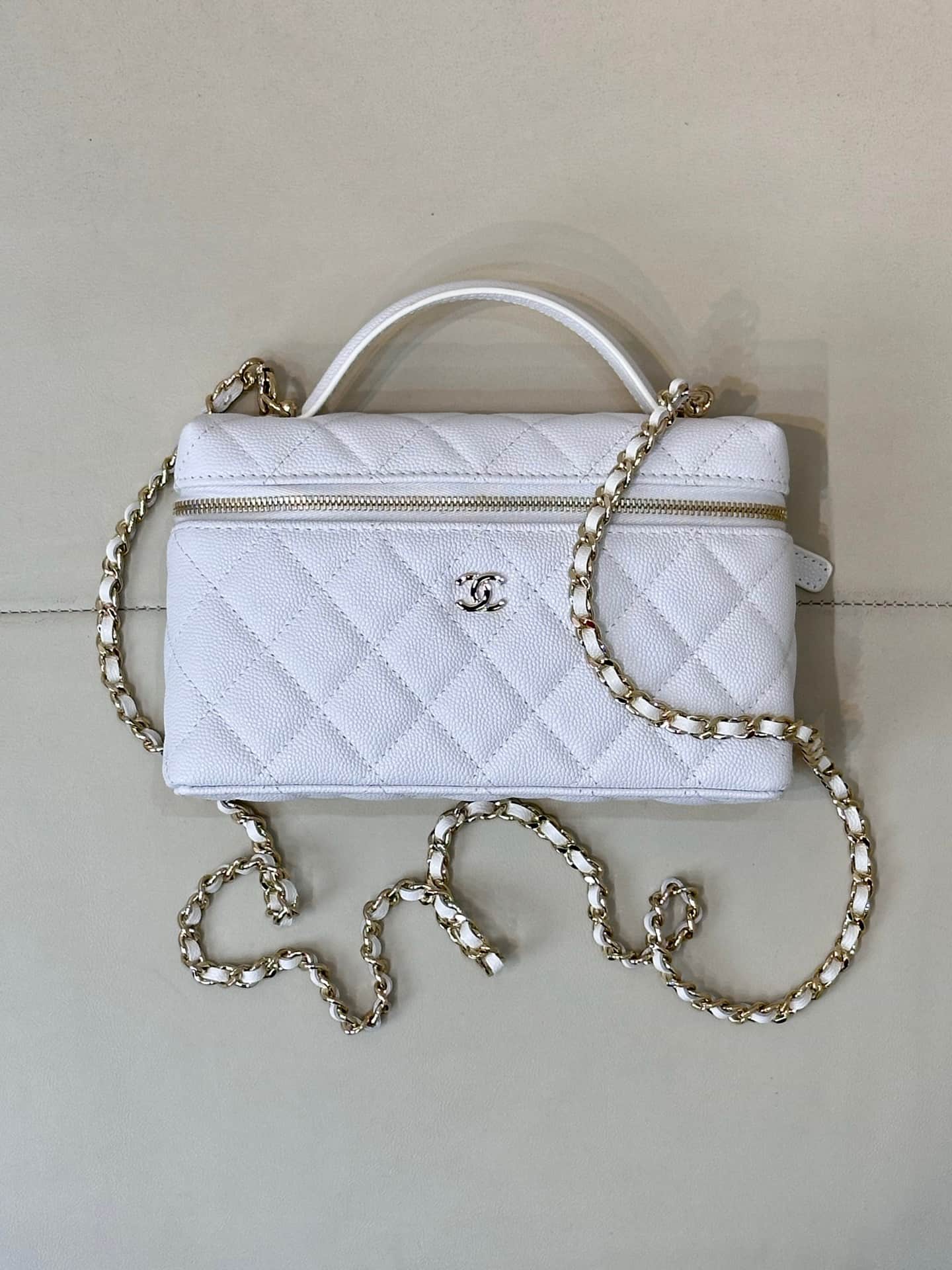 Chanel Classic Vanity with Chain Grained Calfskin & Gold-Tone Metal White AP4385 TOP