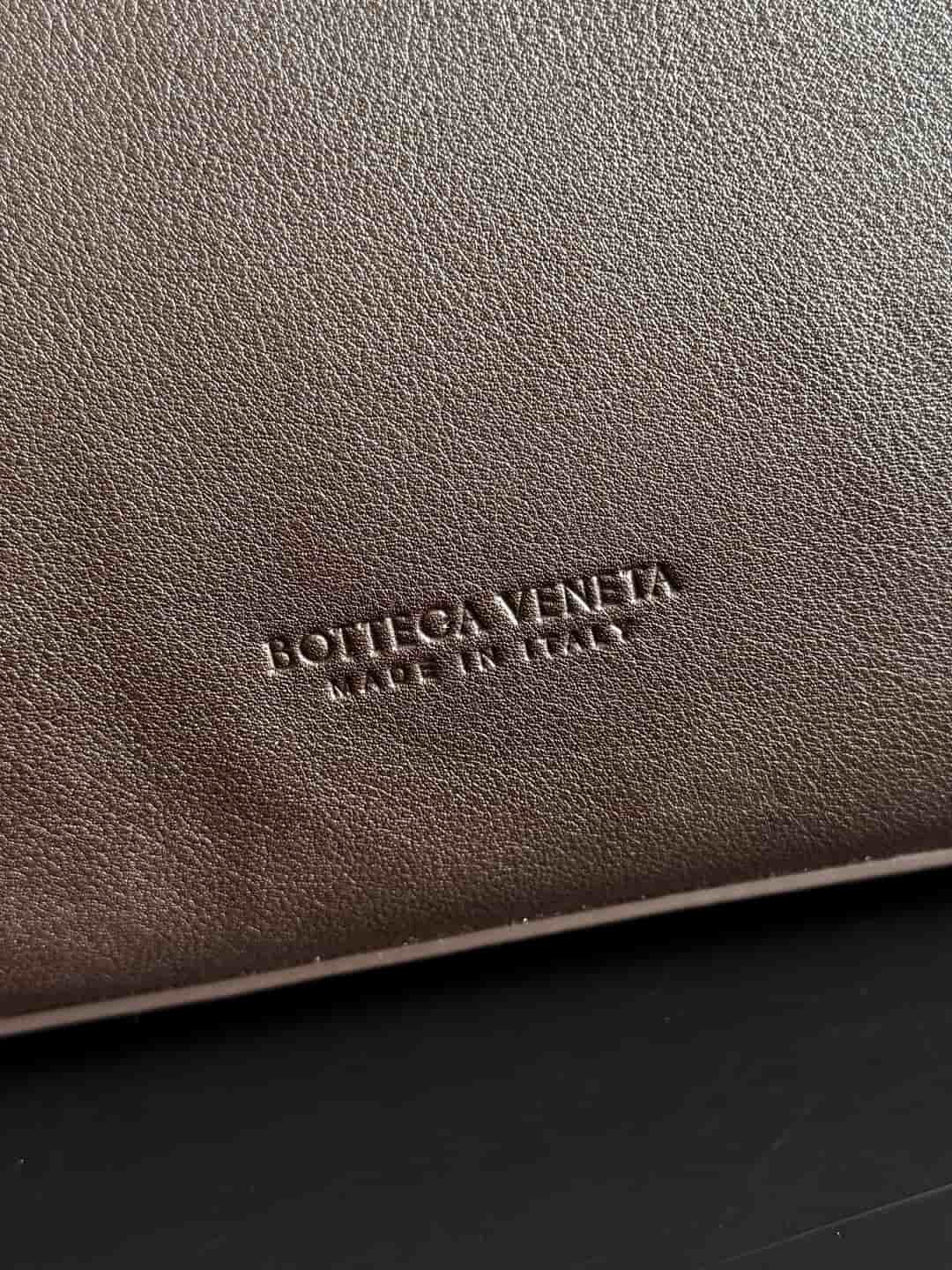 BV Ciao Ciao Large Top handle bag in silky calf leather TOP
