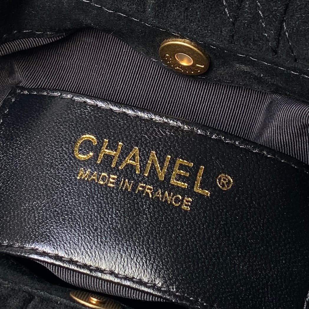 Chanel Small Hobo Bag Suede Calfskin Turtoise-Shell Effect Plexi & Gold-Tone Metal Black AS6022 High