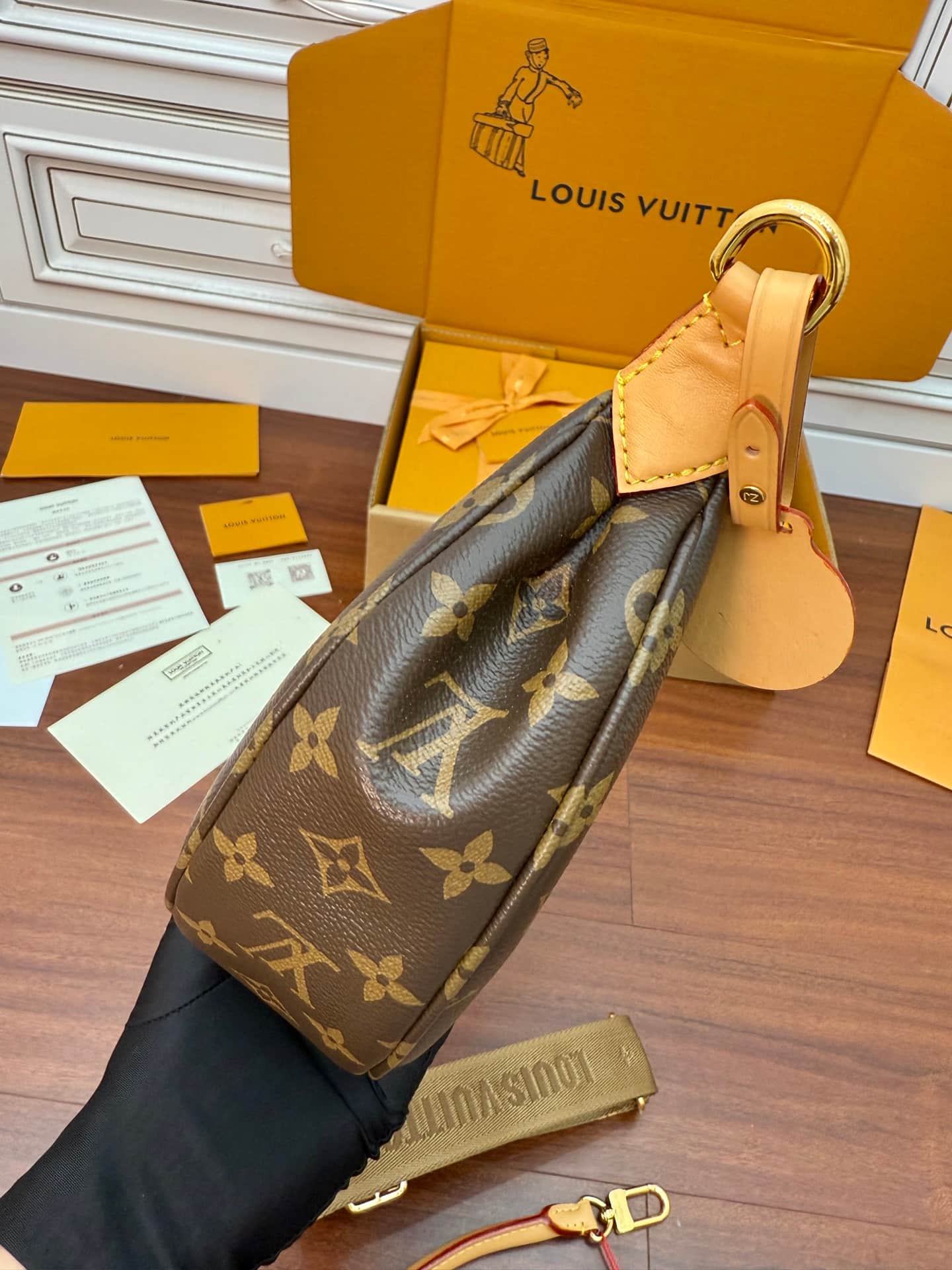 Louis Vuitton Looping Monogram coated canvas M12939 TOP