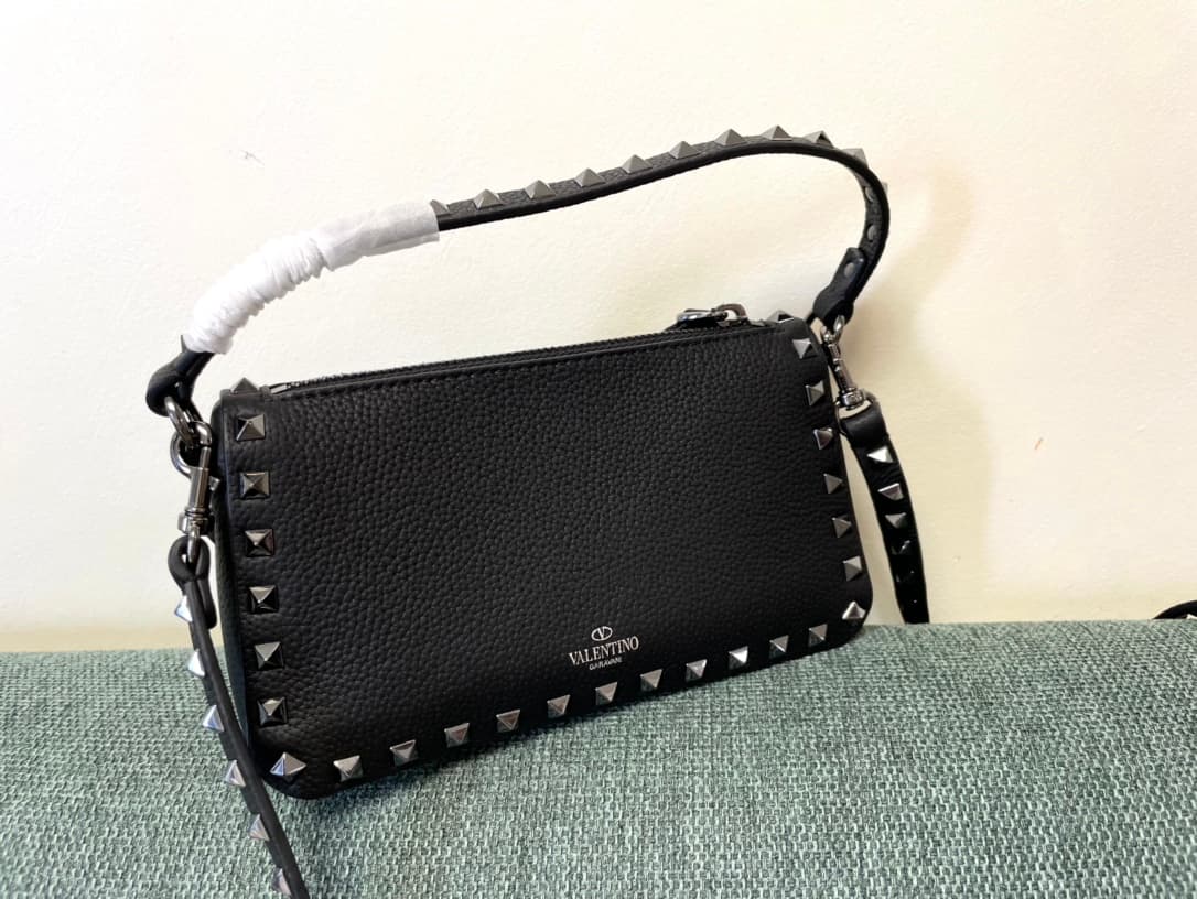 Valentino Garavani Mini Rockstud crossbody bag in Black Grained Calfskin High