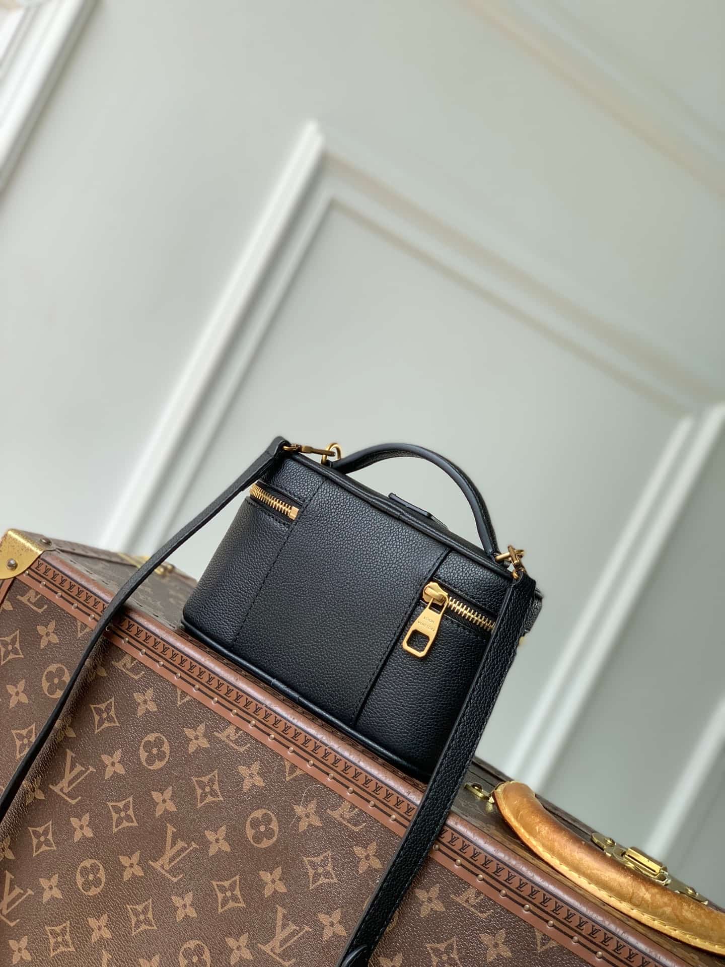 Louis Vuitton Low Key Vanity Pouch Black Calfskin M27505 High