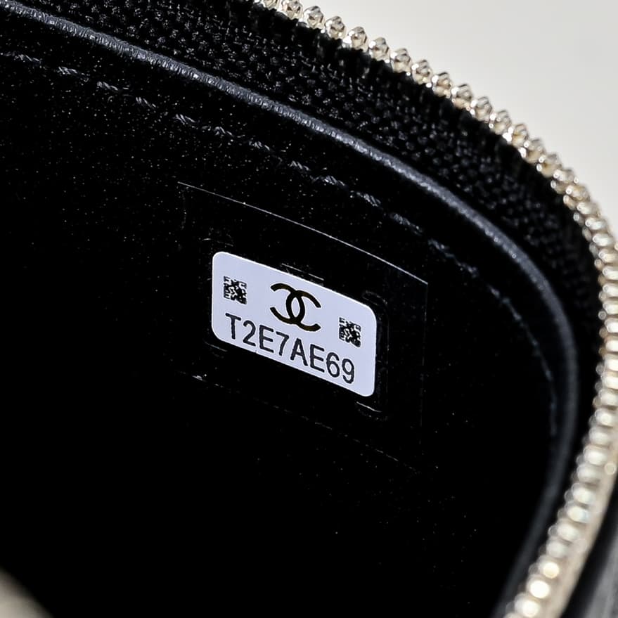 Chanel LONG VANITY WITH CHAIN Lambskin, Imitation Pearls & Gold-Tone Metal AP4452 Black A