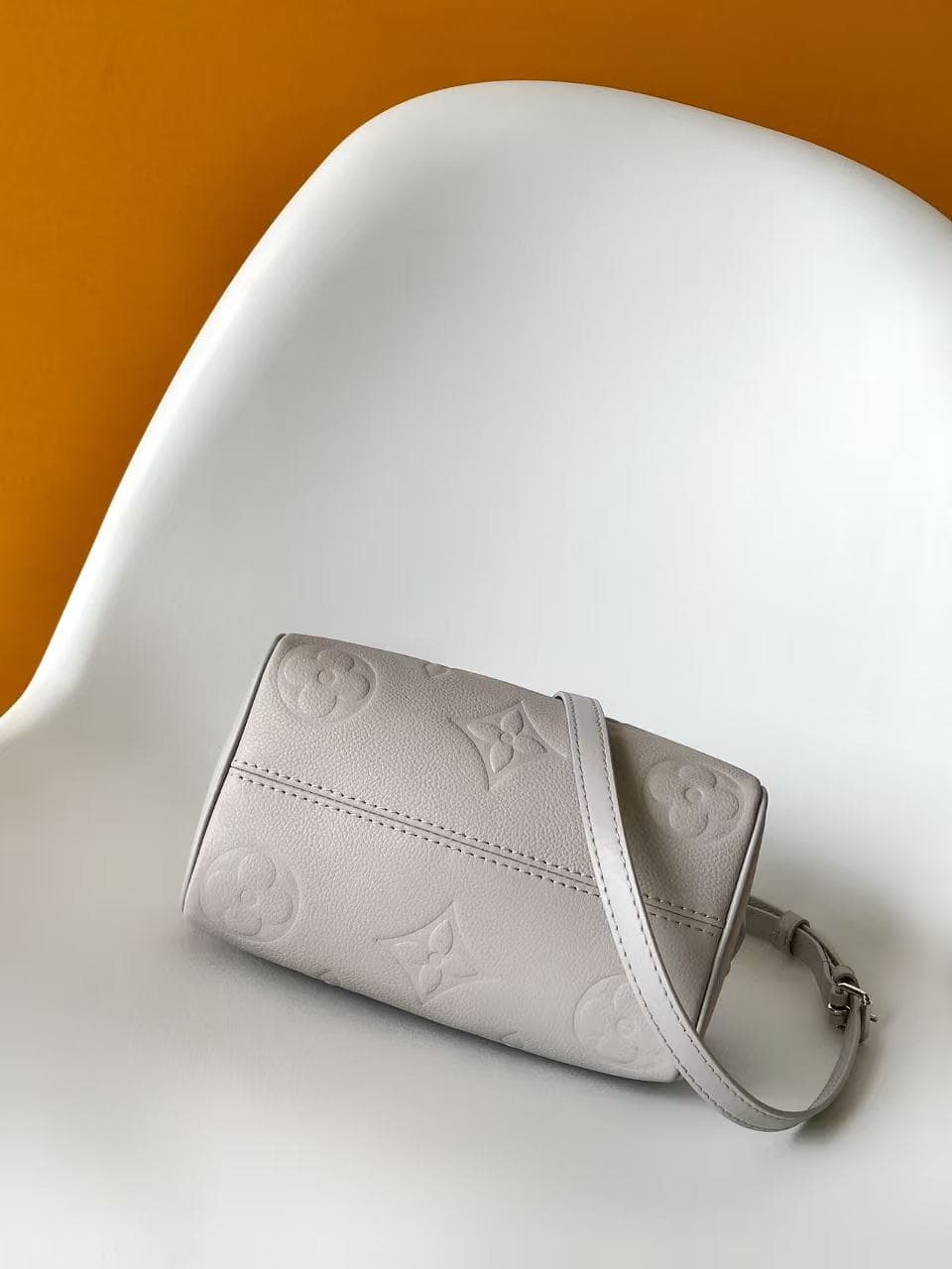 Louis Vuitton Speedy Bandoulière 20 Brume Gray Cowhide leather M28343 High