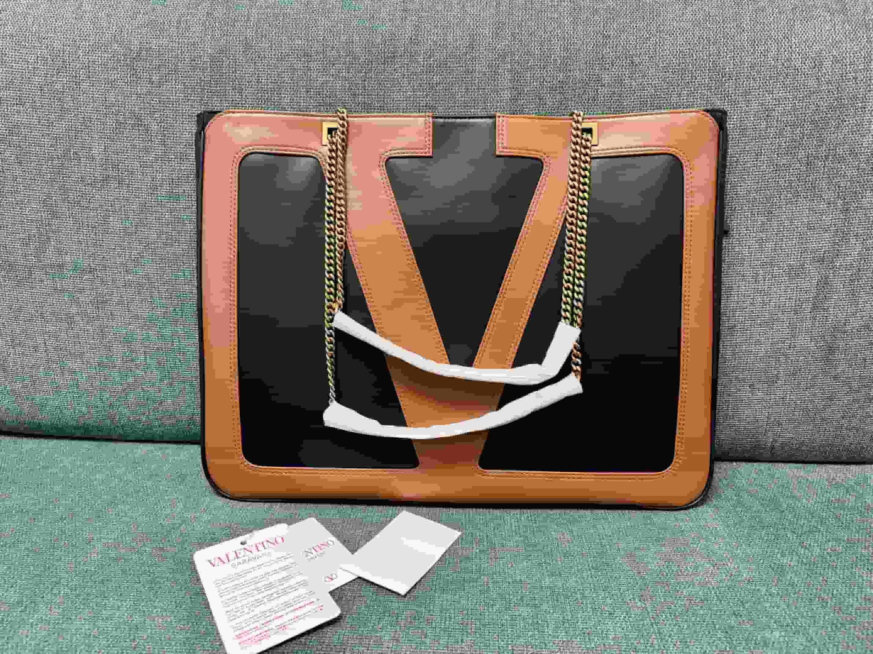 VALENTINO GARAVANI VIVA SUPERSTAR LARGE NAPPA LEATHER SHOPPING BAG High
