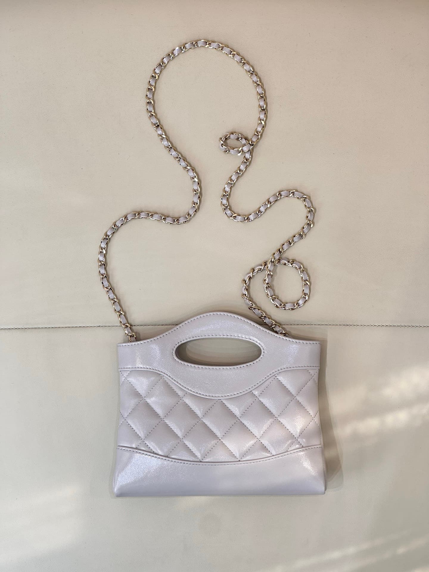 Chanel Clutch with chain Lambskin & Gold-Tone Metal AP3656 Light Grey TOP