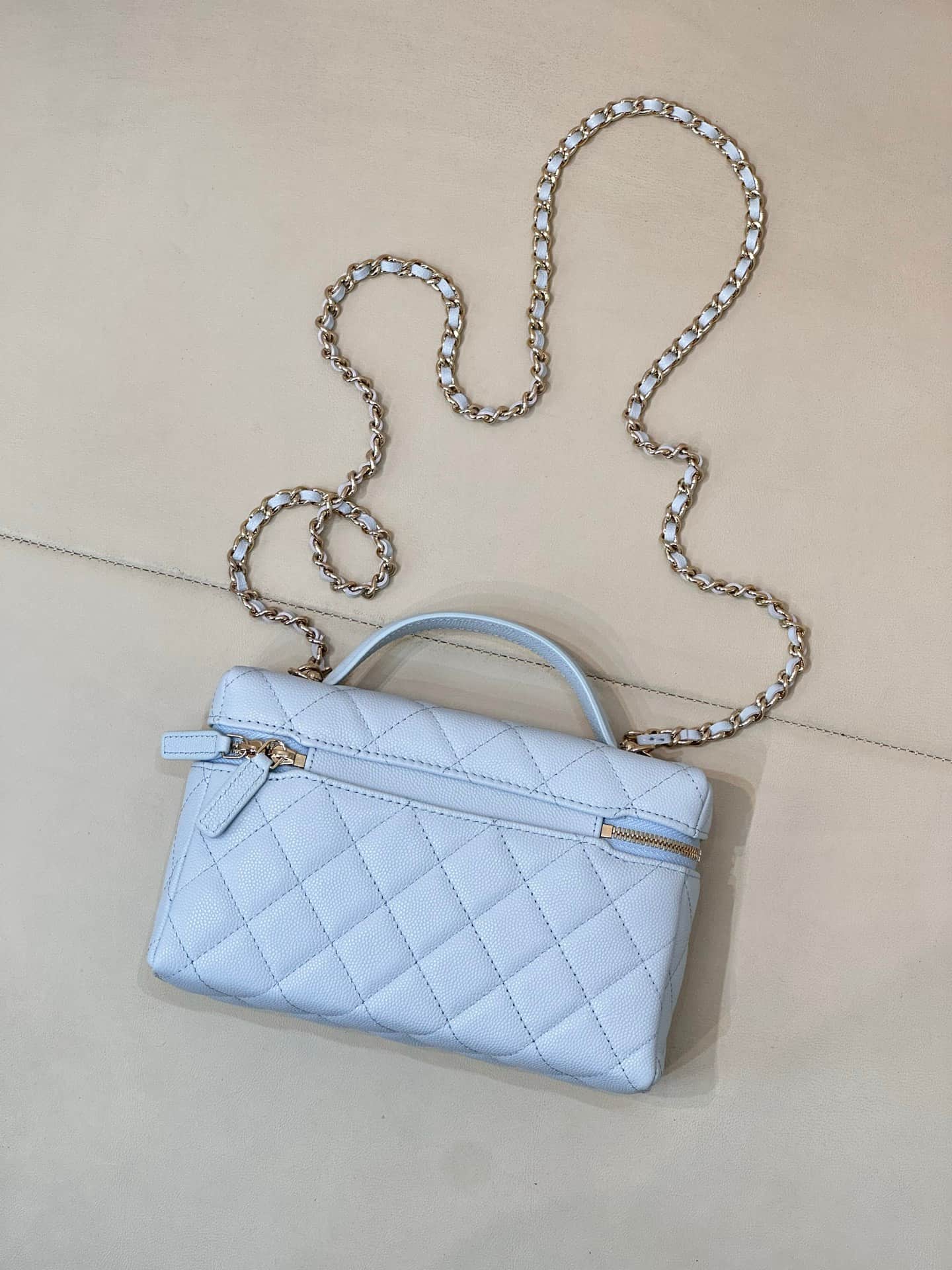 Chanel Classic Vanity with Chain Grained Calfskin & Gold-Tone Metal Blue AP4385 TOP