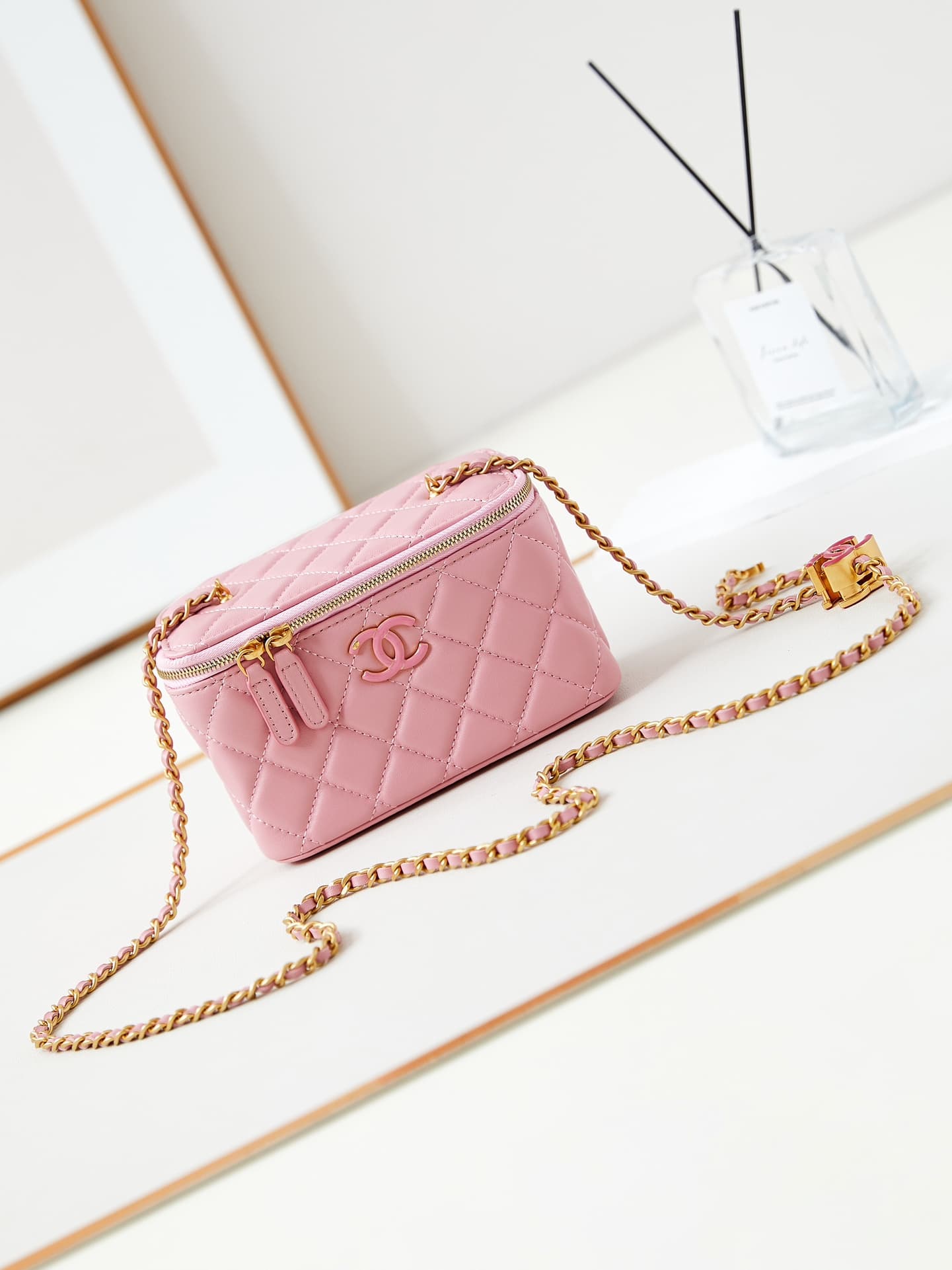 Chanel Vanity with Chain AP3940 Lambskin Pink A