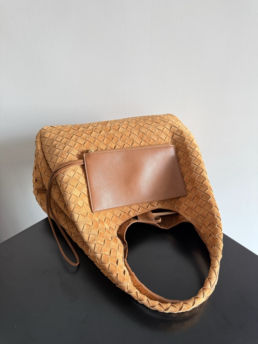 Bottega Veneta Medium Campana shoulder bag suede in Beige TOP