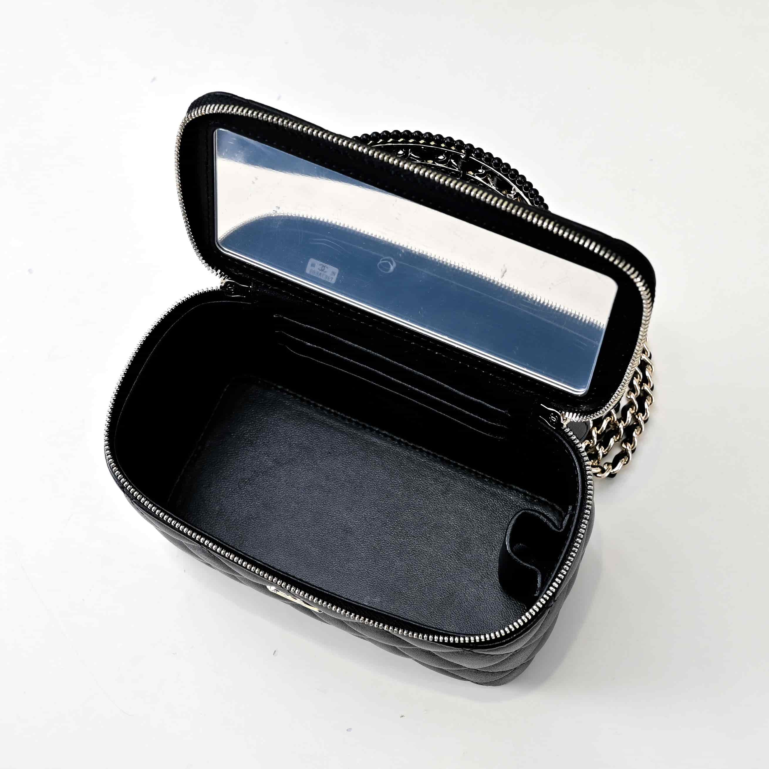 Chanel LONG VANITY WITH CHAIN Lambskin, Imitation Pearls & Gold-Tone Metal AP4452 Black A