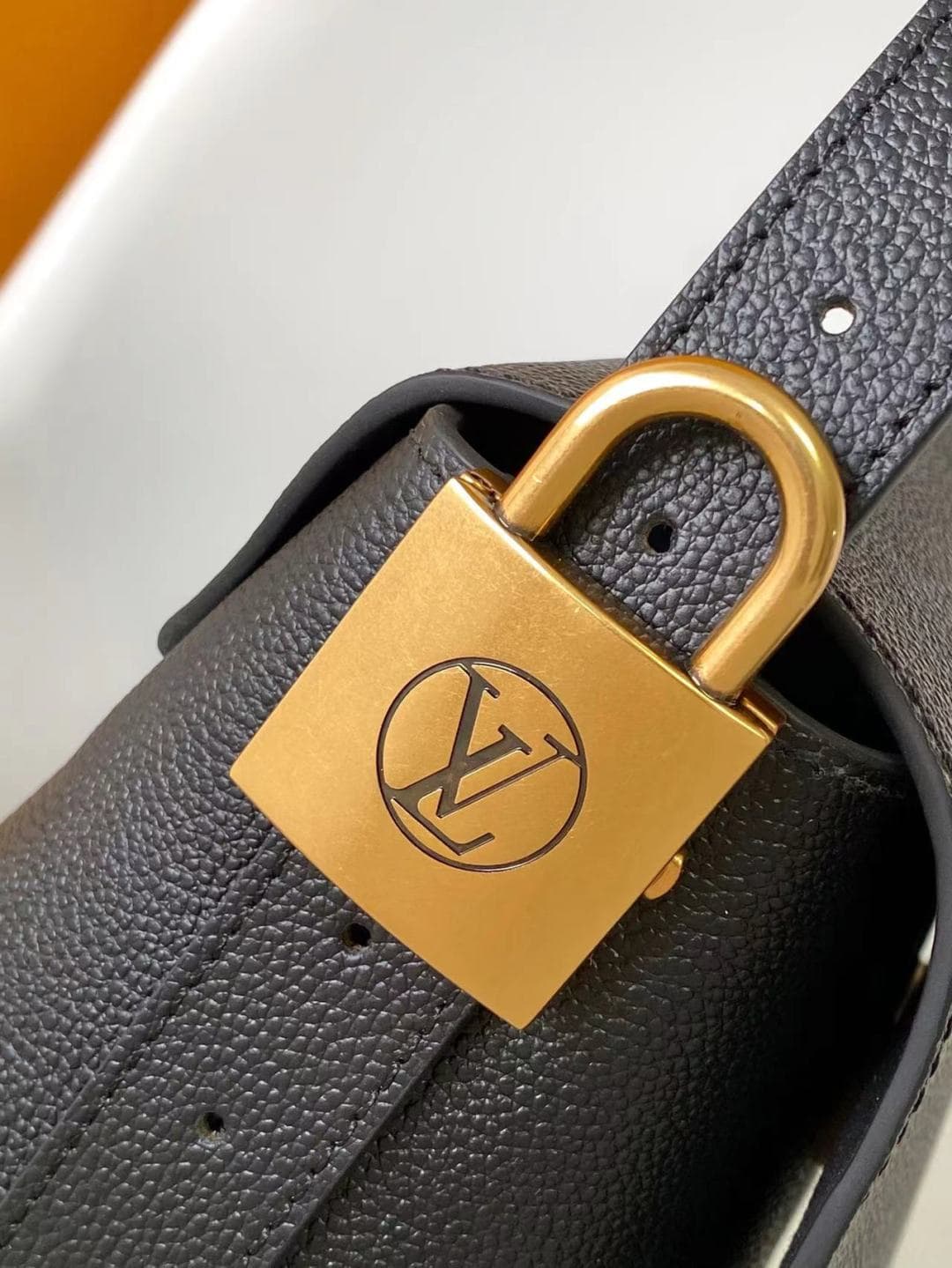 Louis Vuitton Low Key Messenger Black Calfskin leather M13148 High
