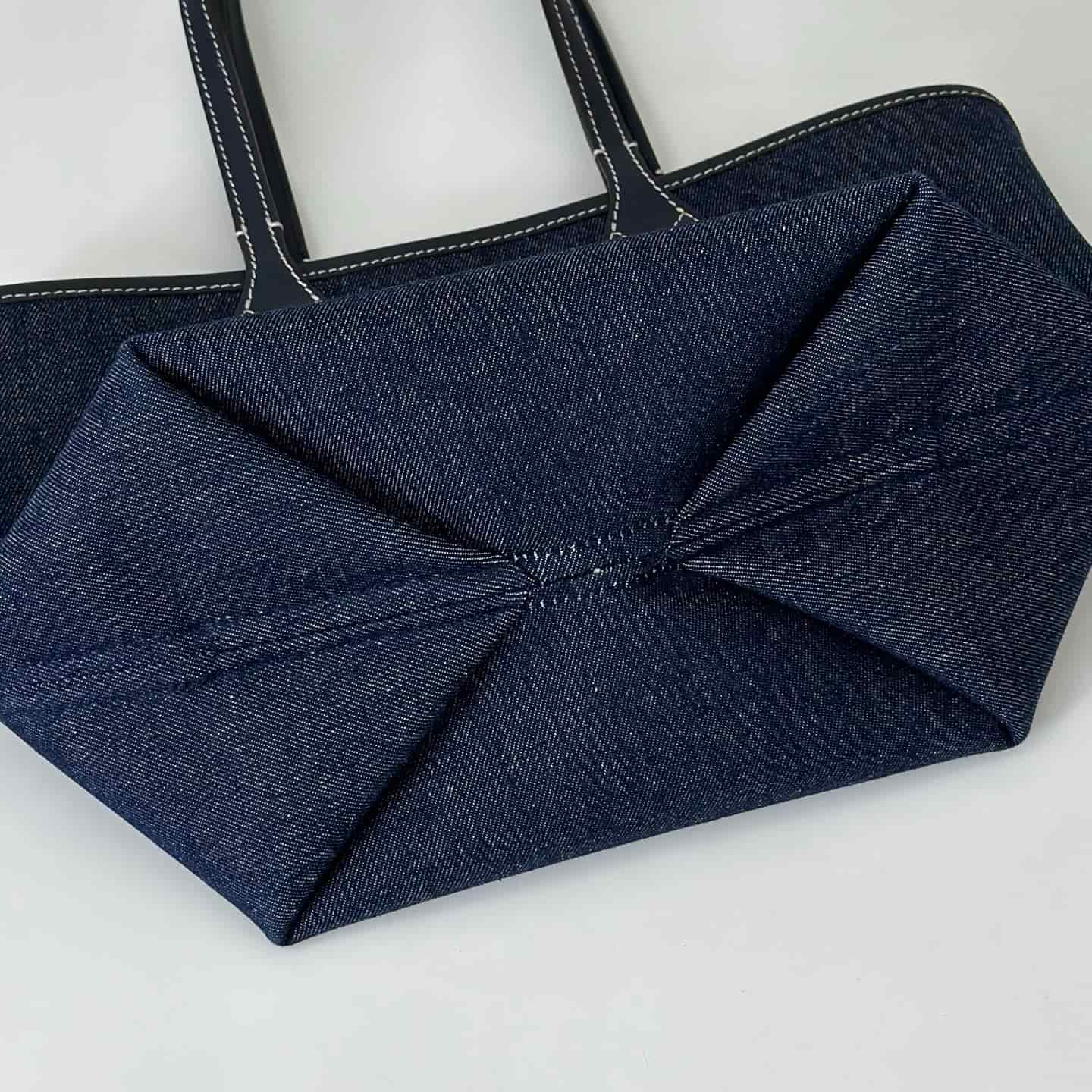 Gucci Totissima small reversible tote 820496 Dark blue denim High